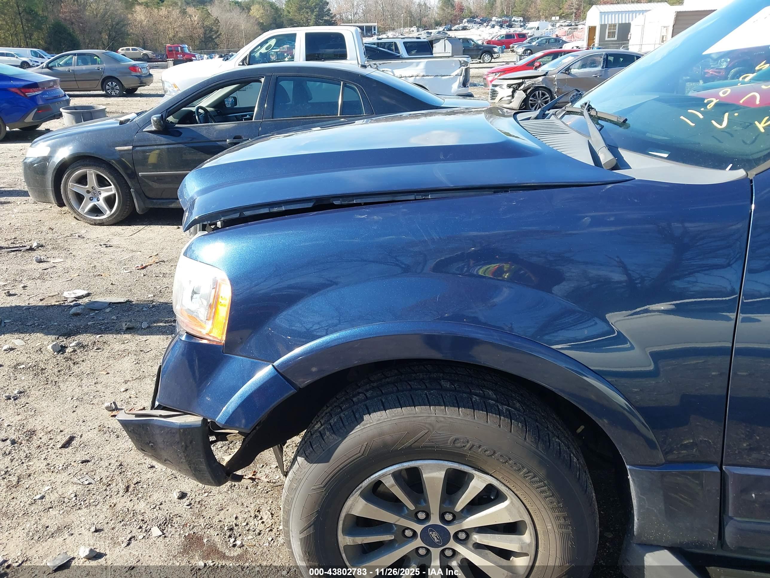 FORD EXPEDITION image 6