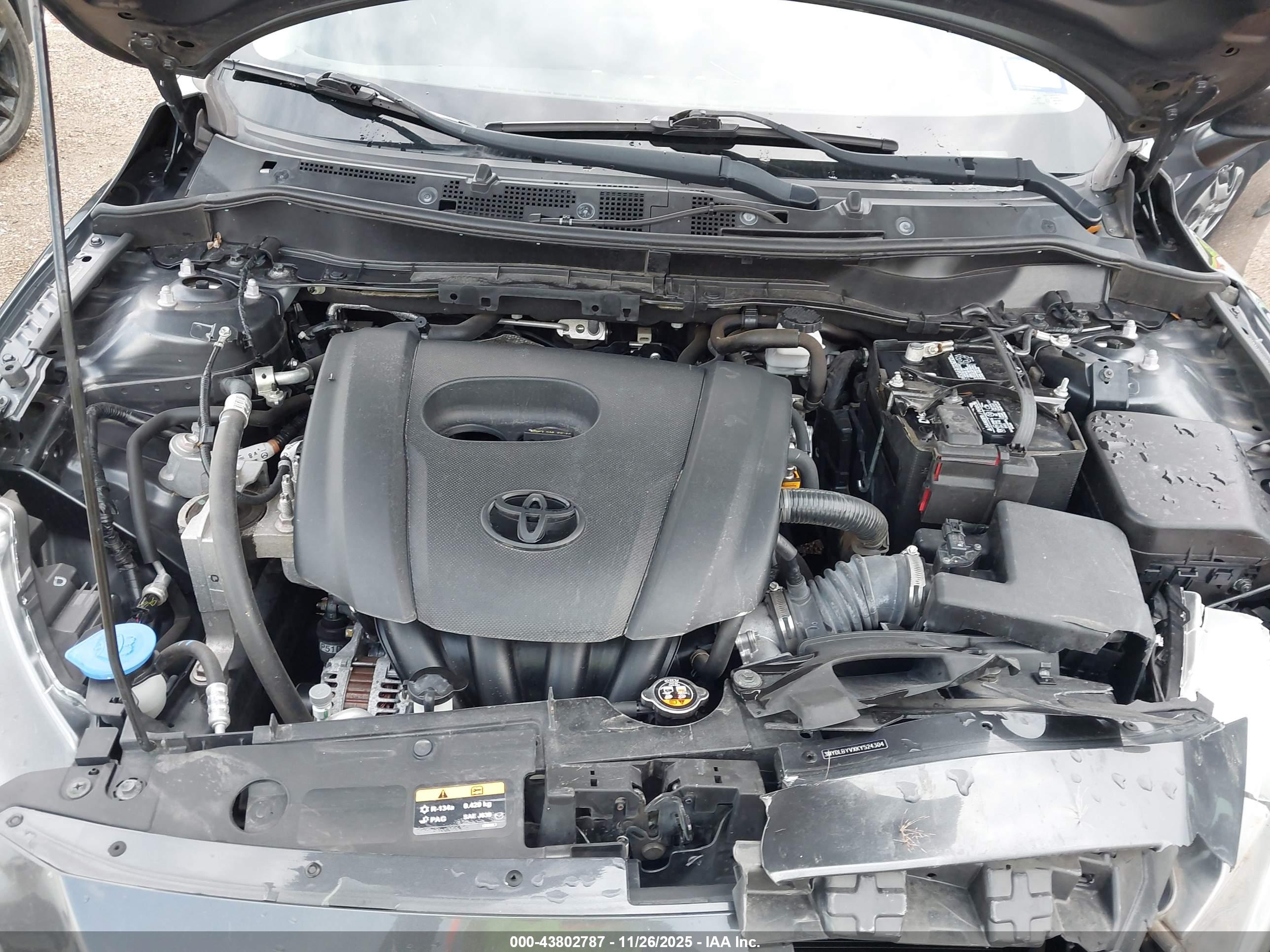 TOYOTA YARIS image 10