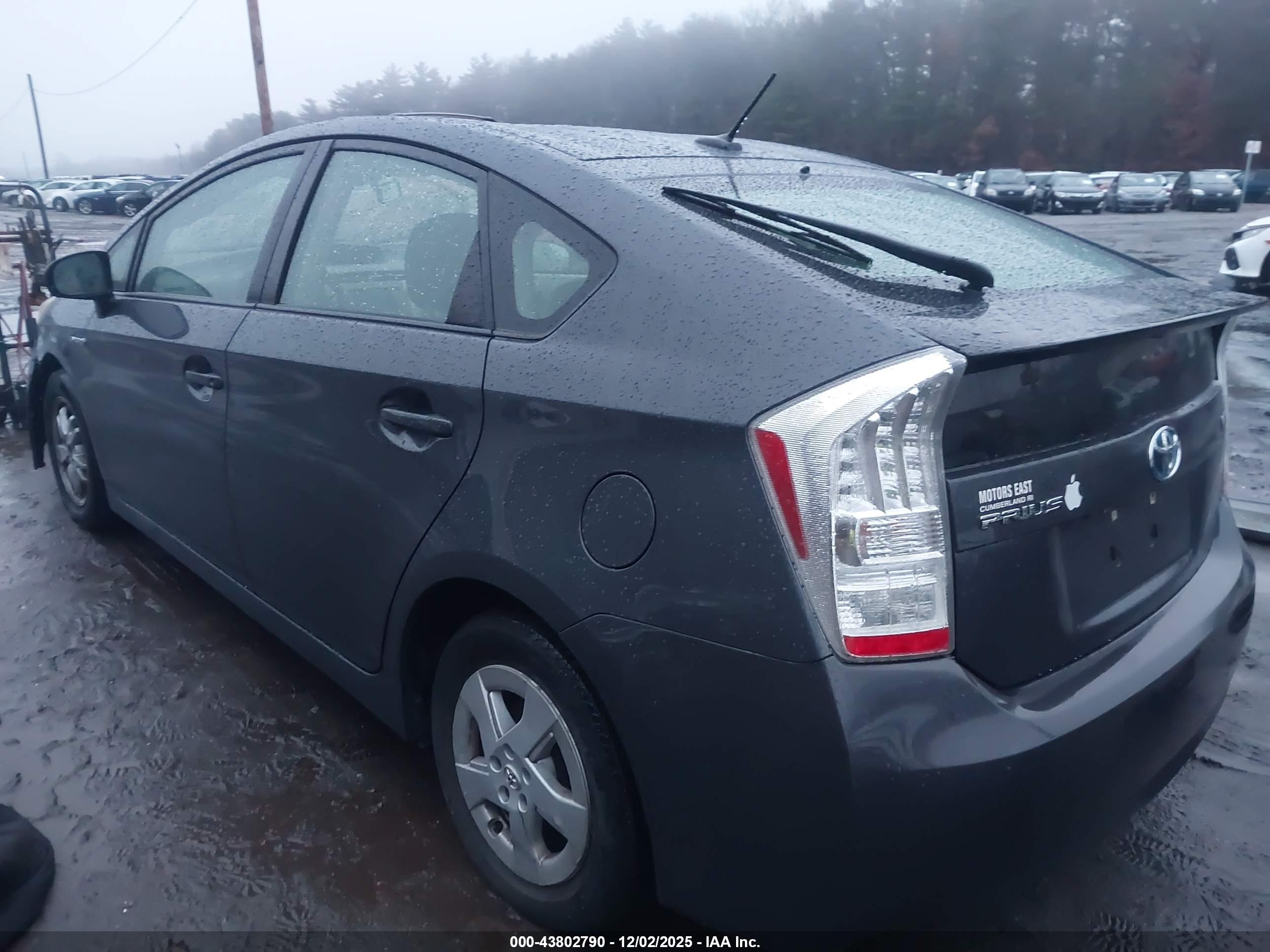 TOYOTA PRIUS image 3