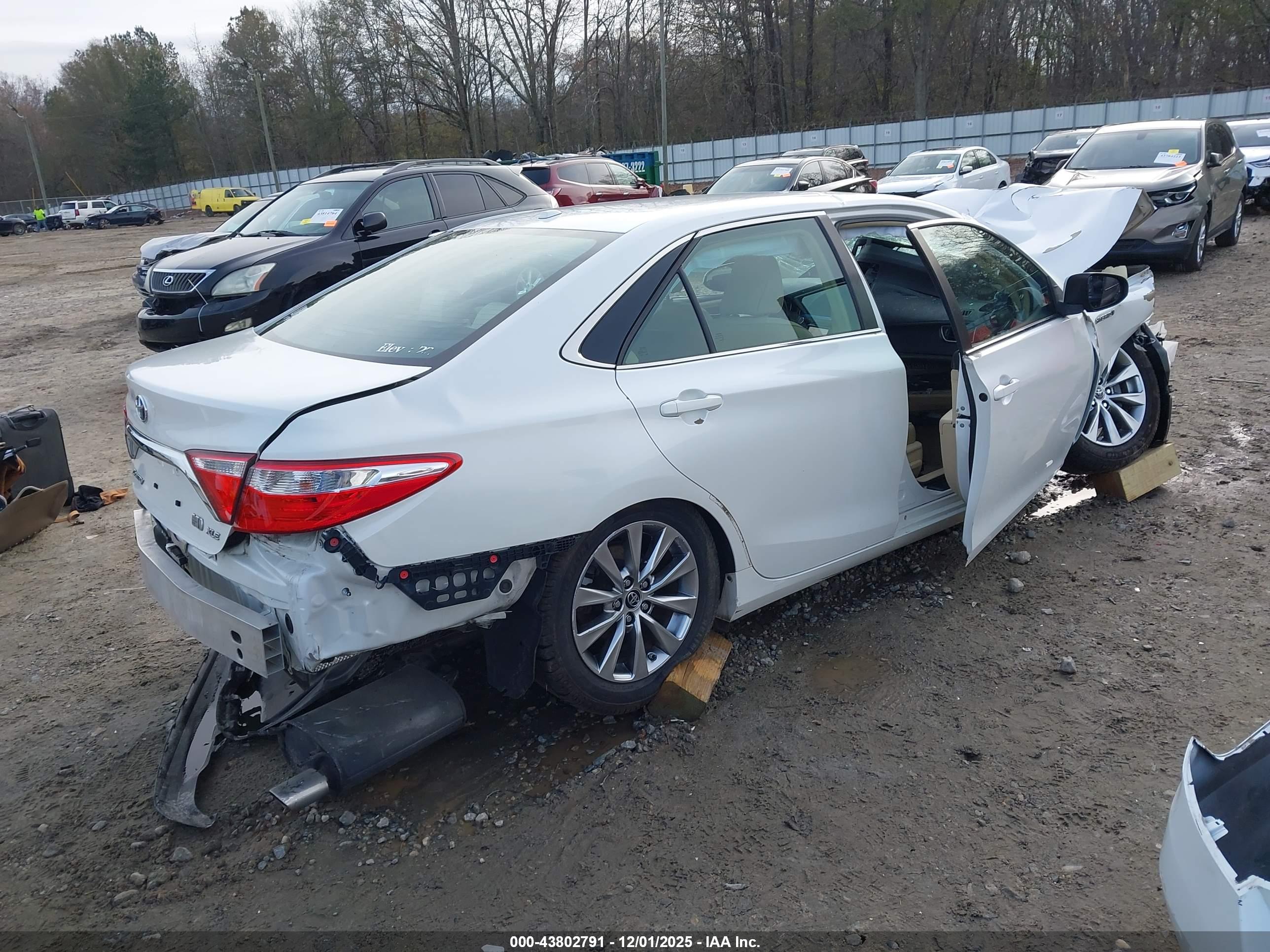 TOYOTA CAMRY image 4