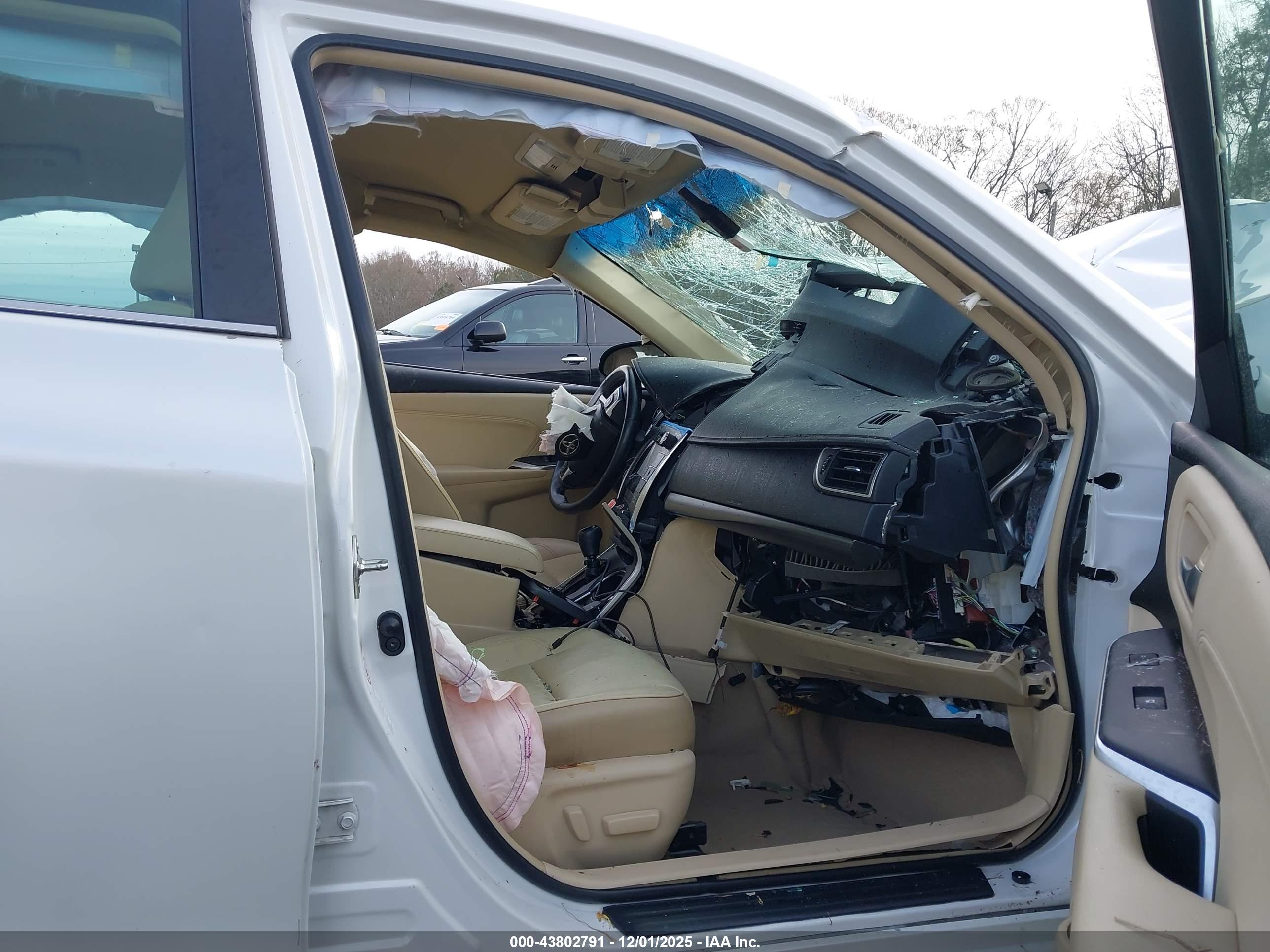 TOYOTA CAMRY image 5