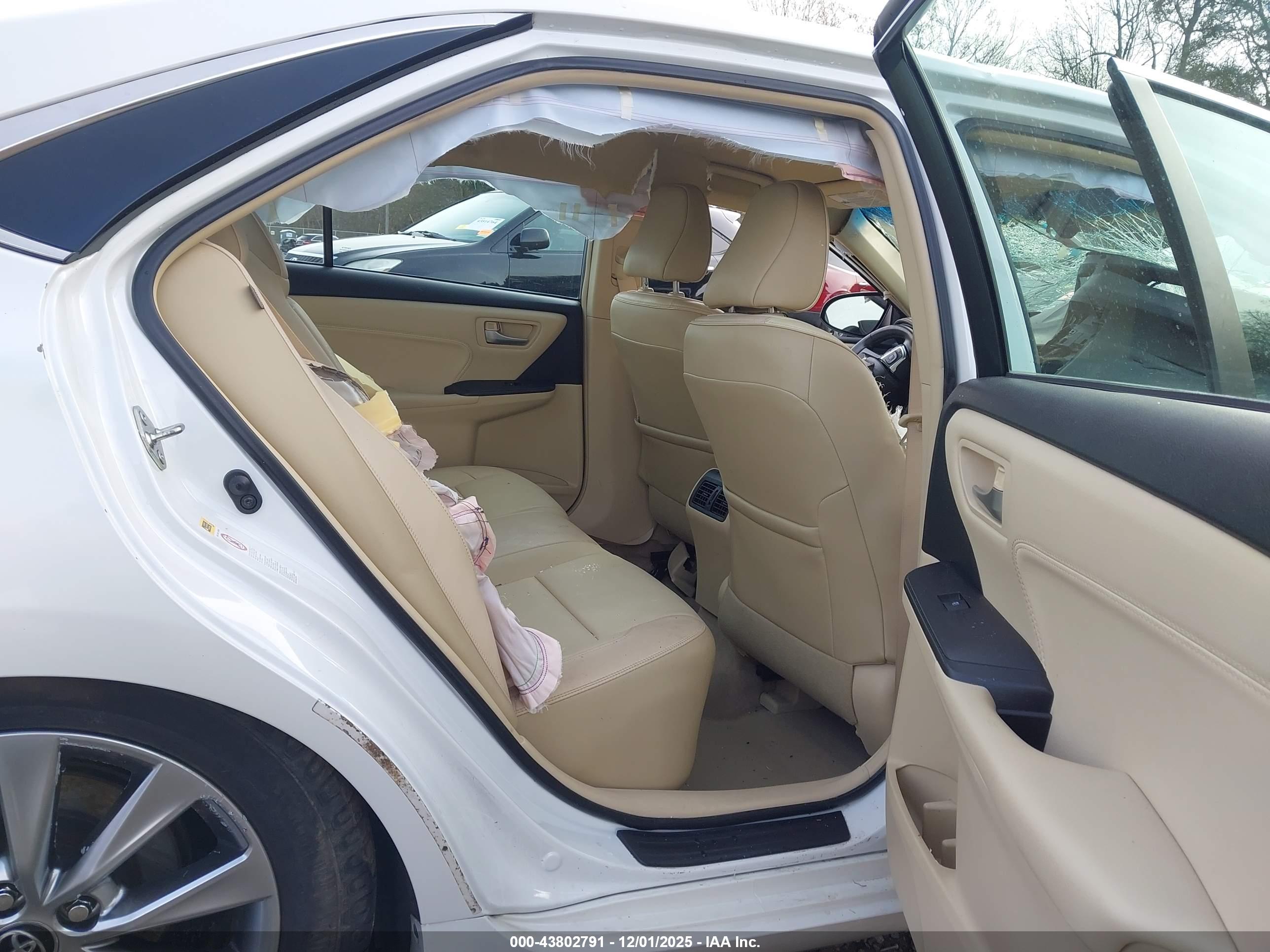 TOYOTA CAMRY image 8