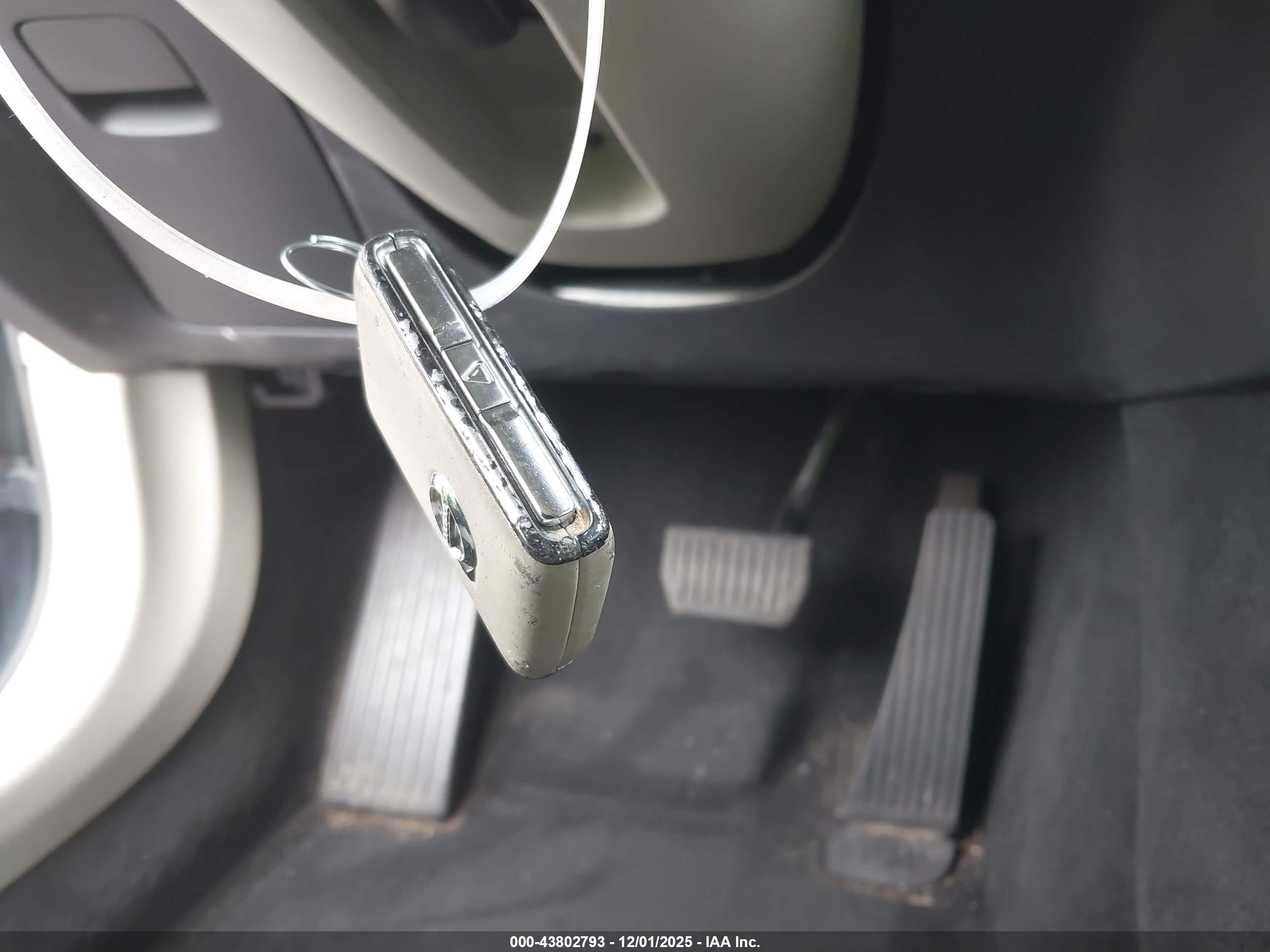 VOLVO S90 image 11