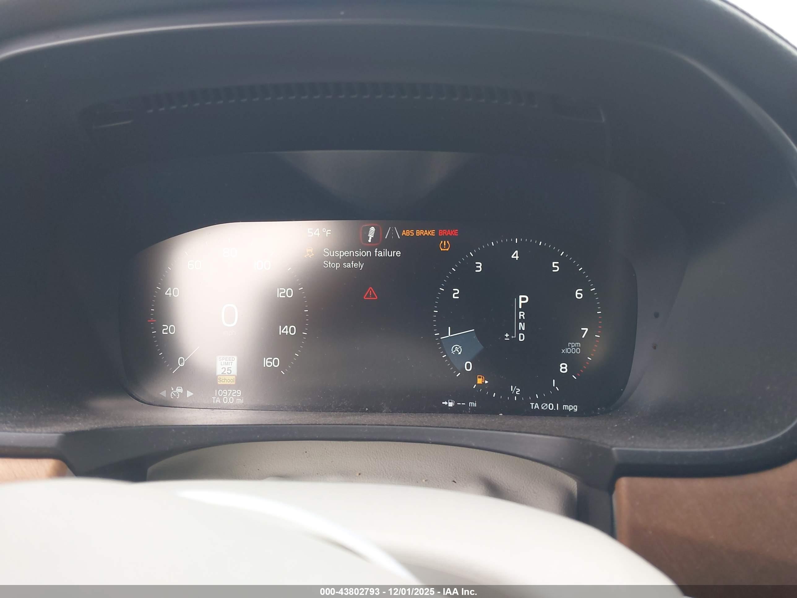 VOLVO S90 image 7