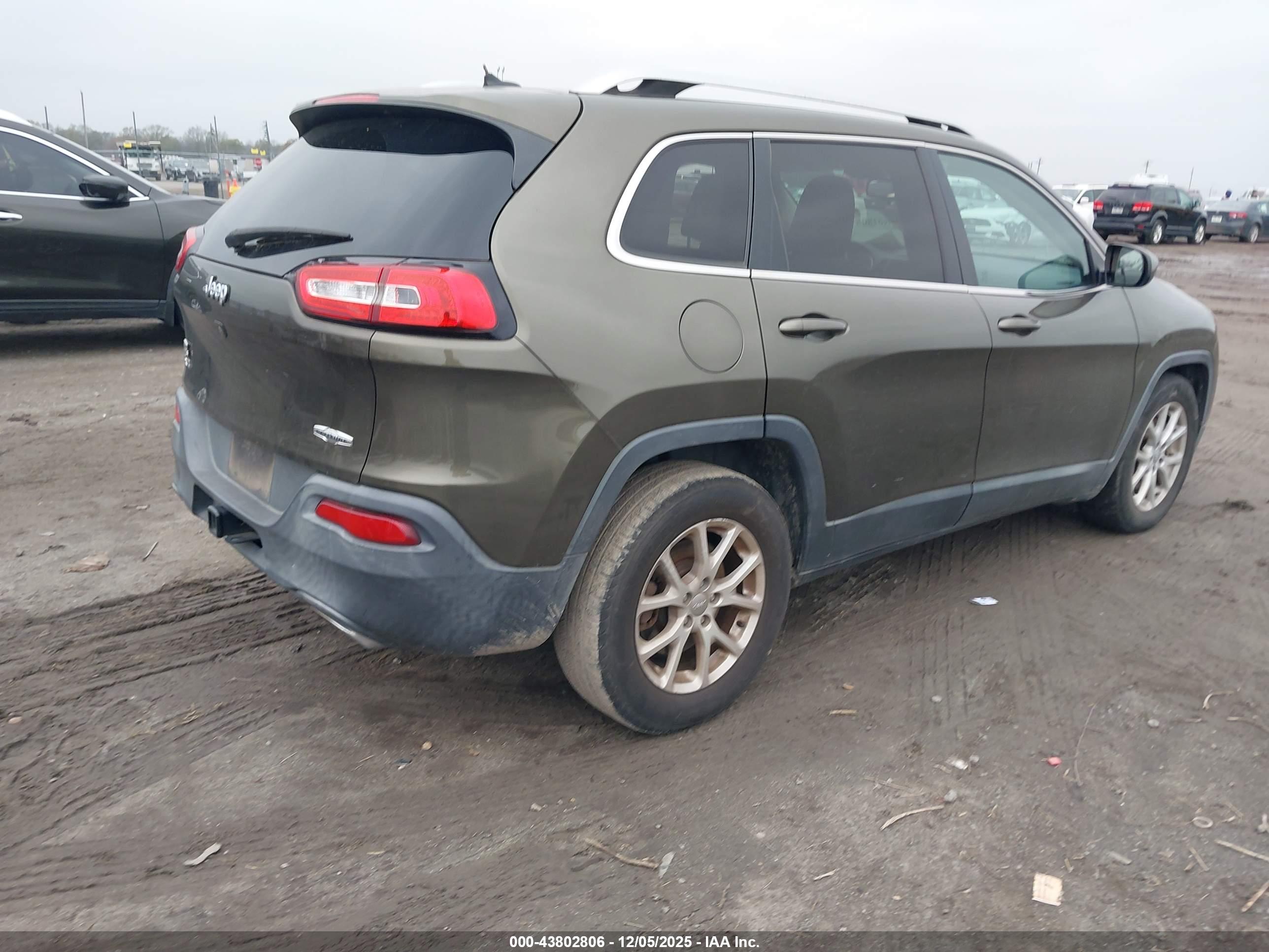 JEEP CHEROKEE image 4