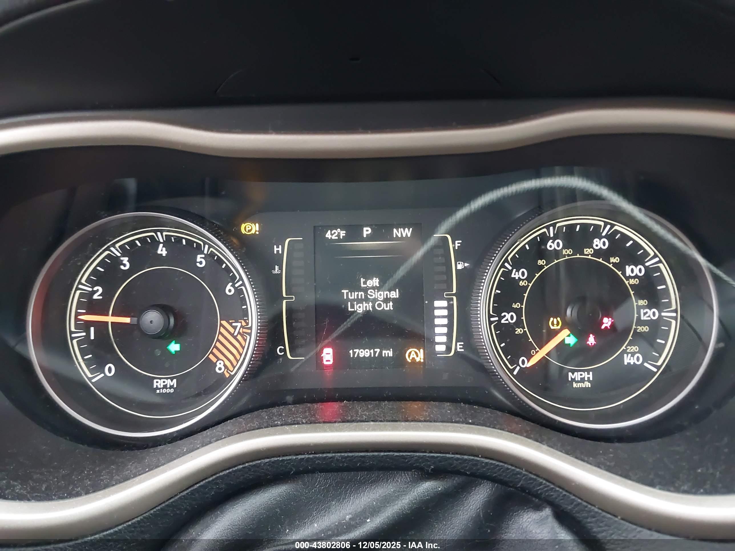 JEEP CHEROKEE image 7