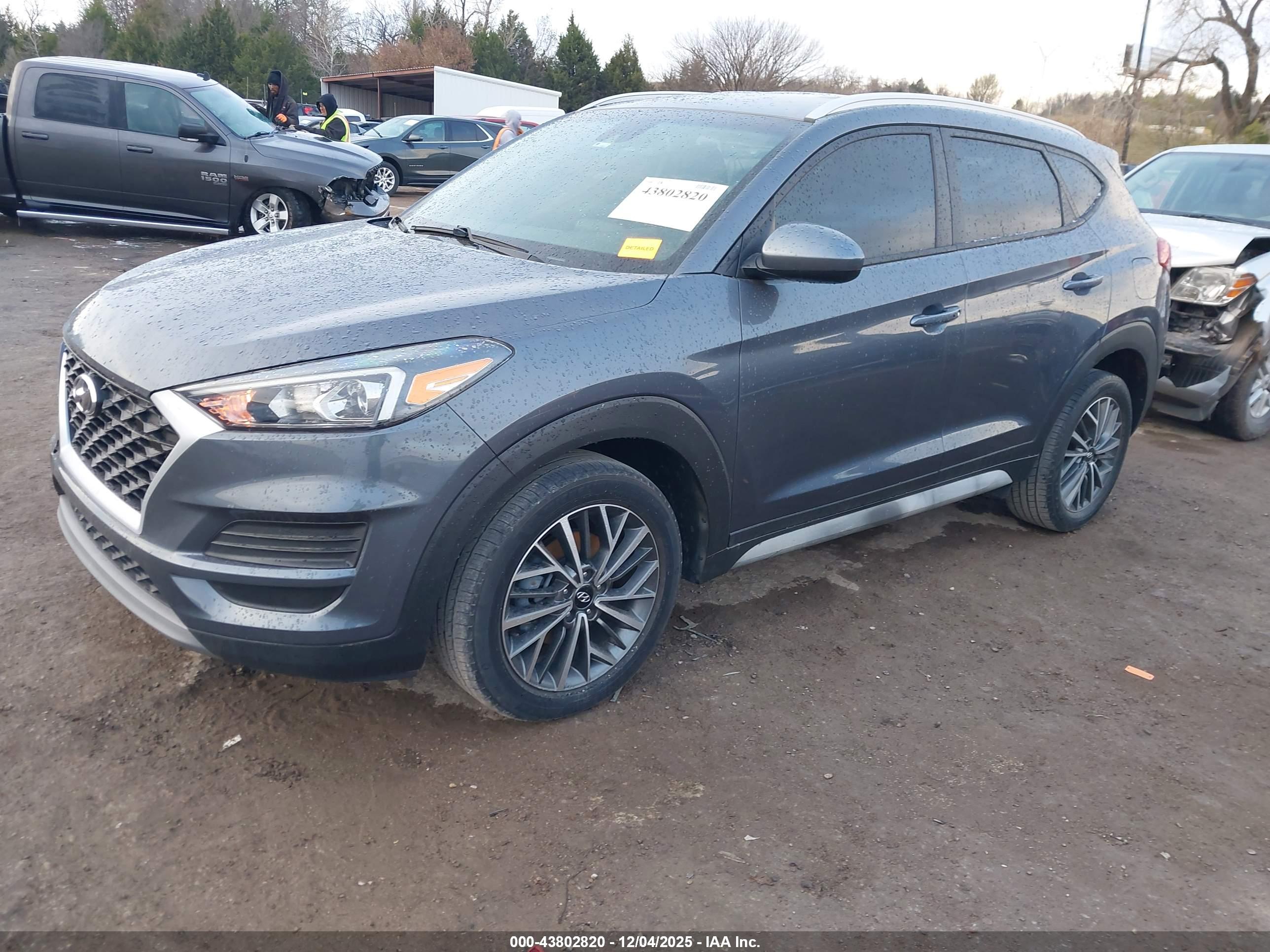 HYUNDAI TUCSON image 2
