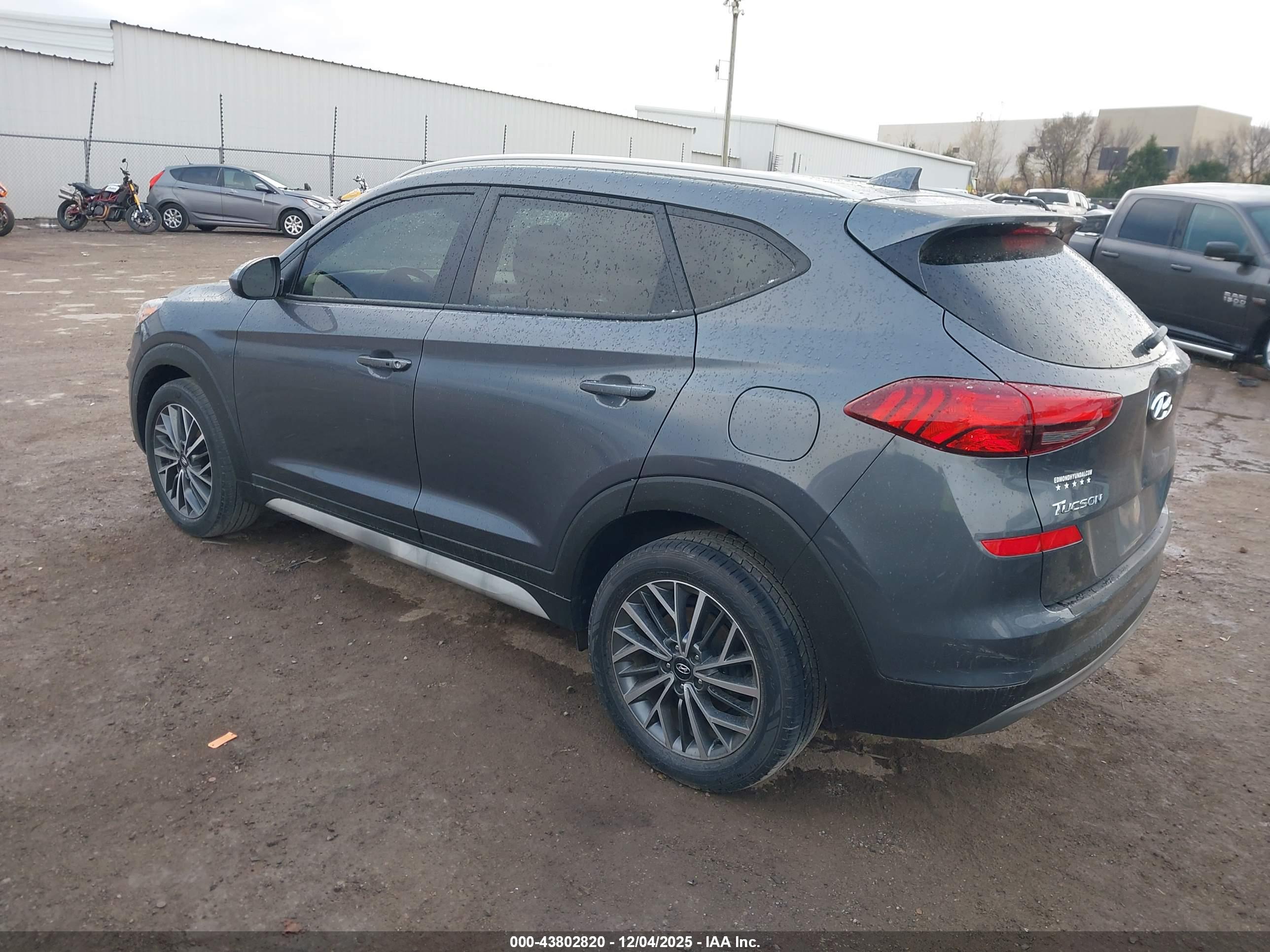HYUNDAI TUCSON image 3