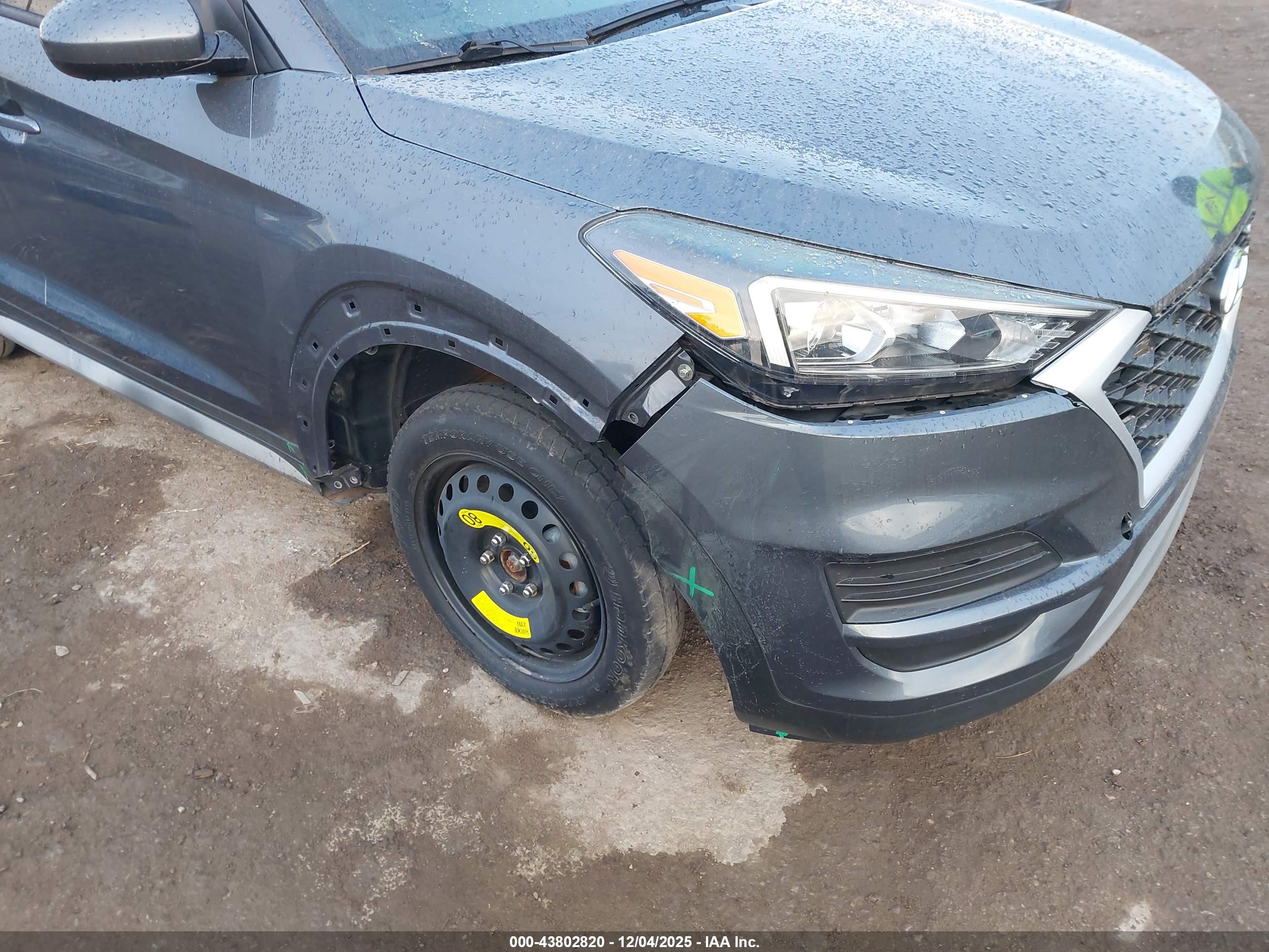 HYUNDAI TUCSON image 6