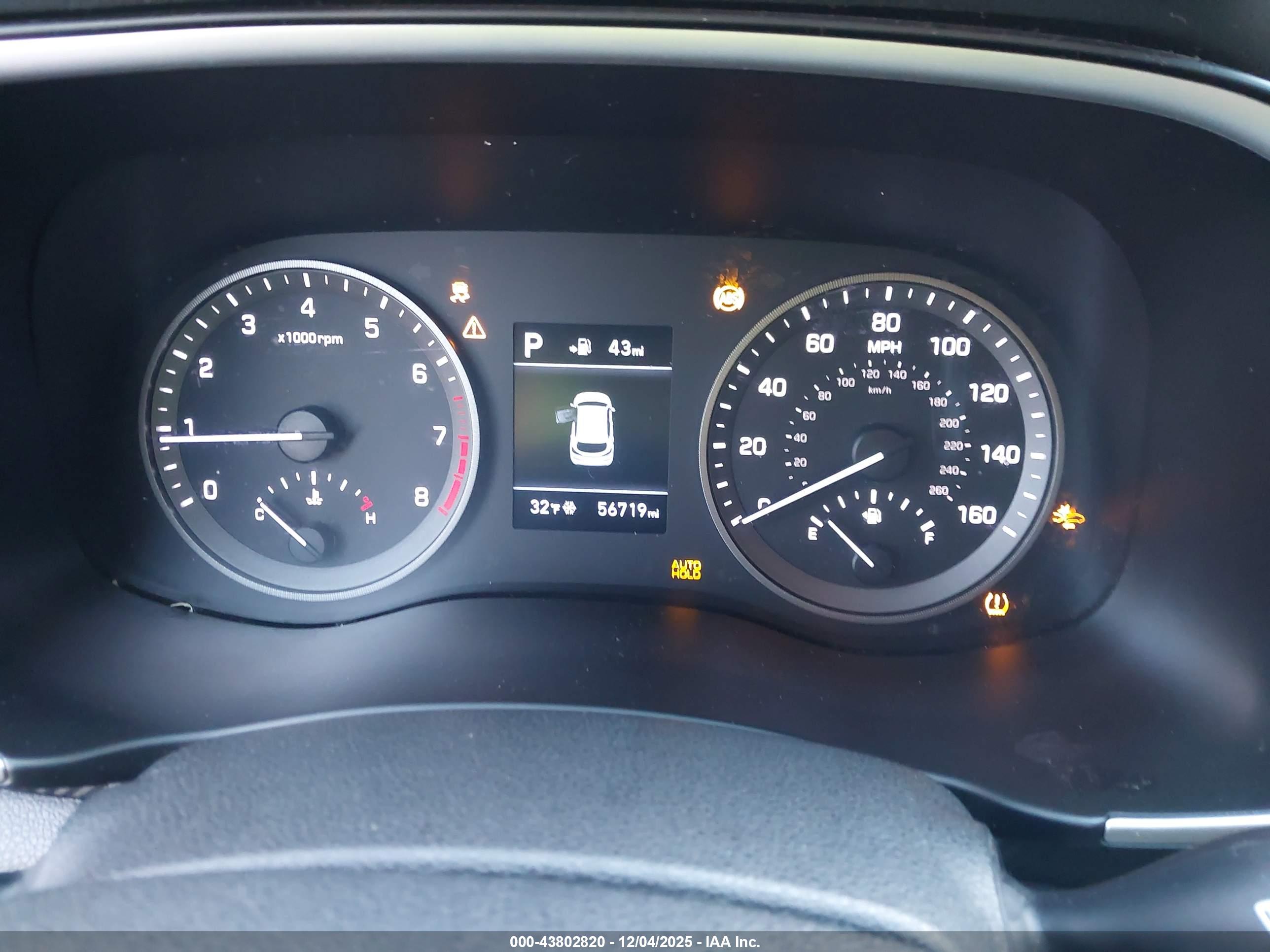 HYUNDAI TUCSON image 7