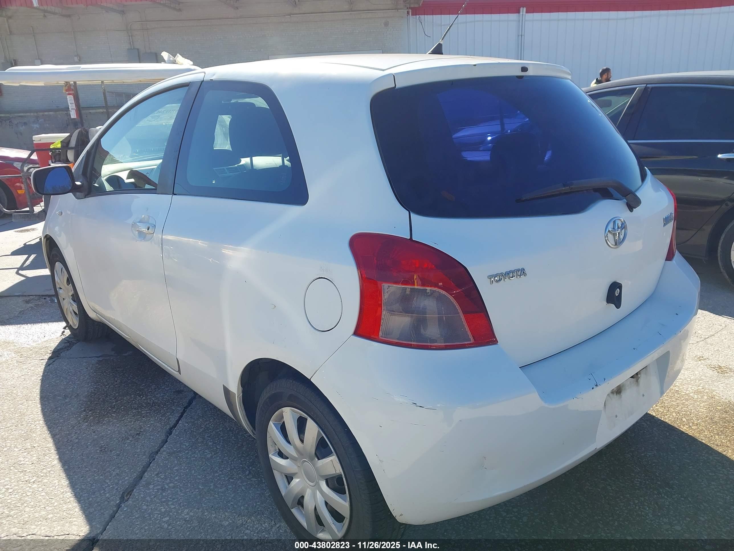 TOYOTA YARIS image 3
