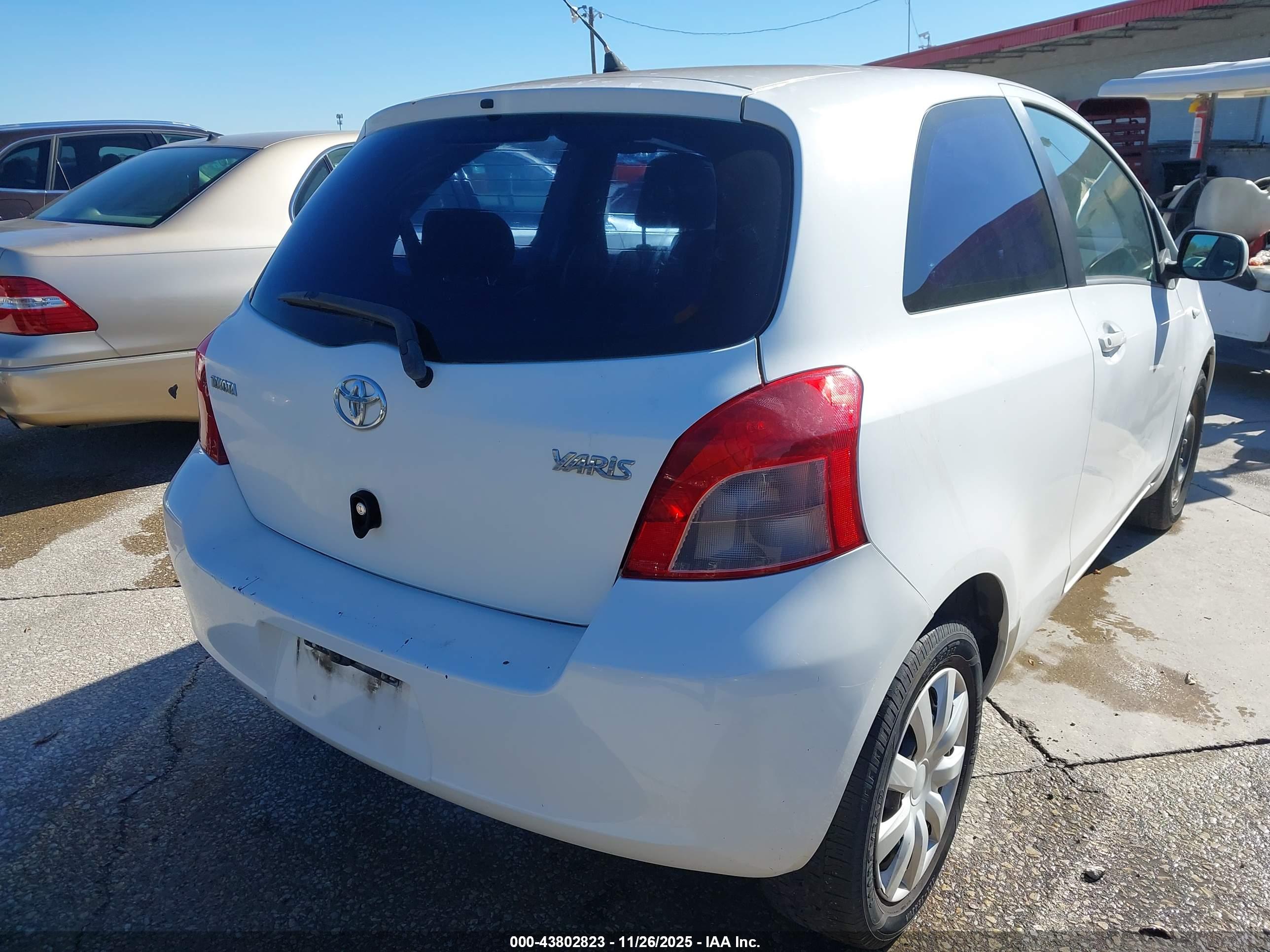 TOYOTA YARIS image 4