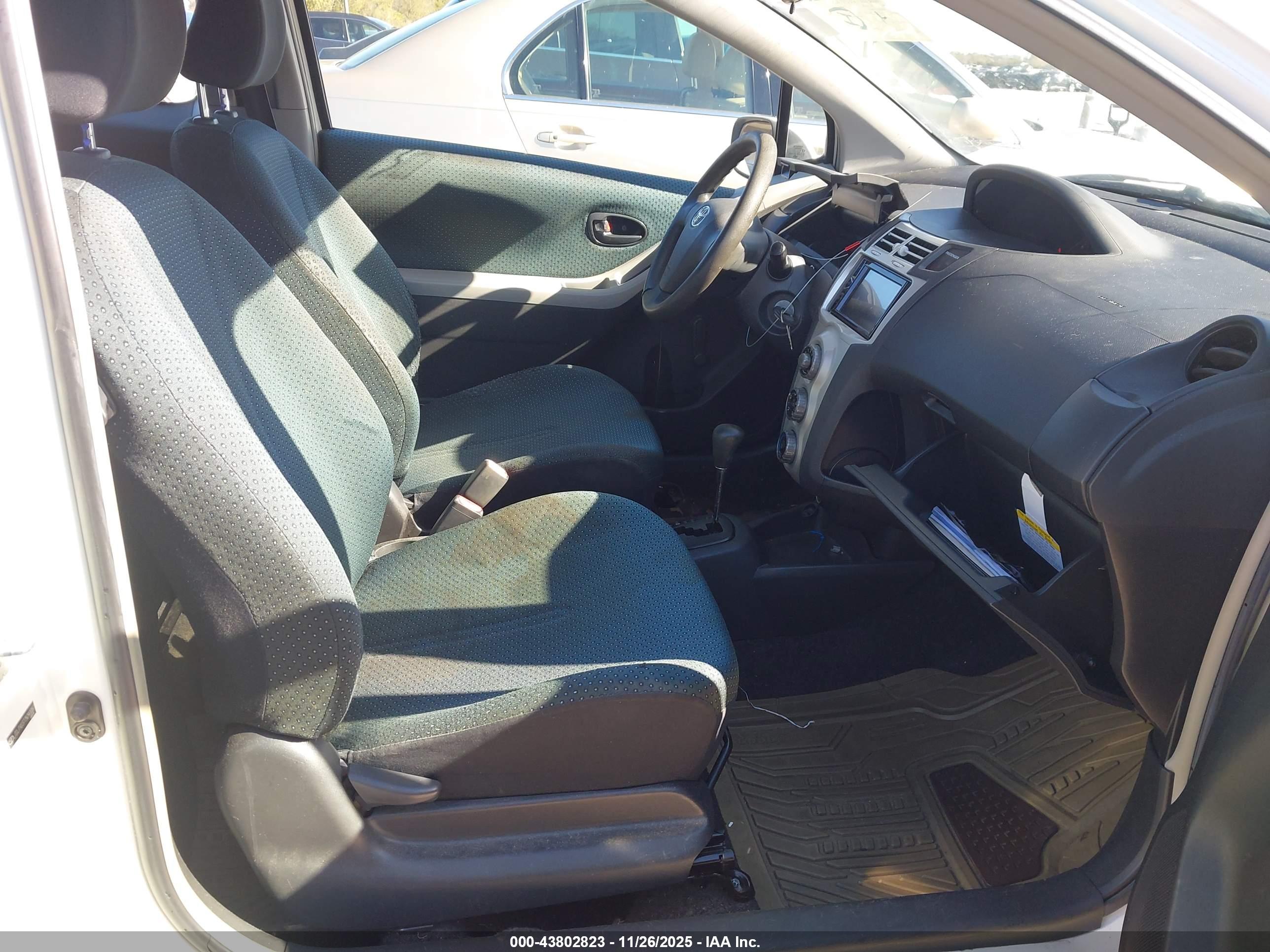 TOYOTA YARIS image 5