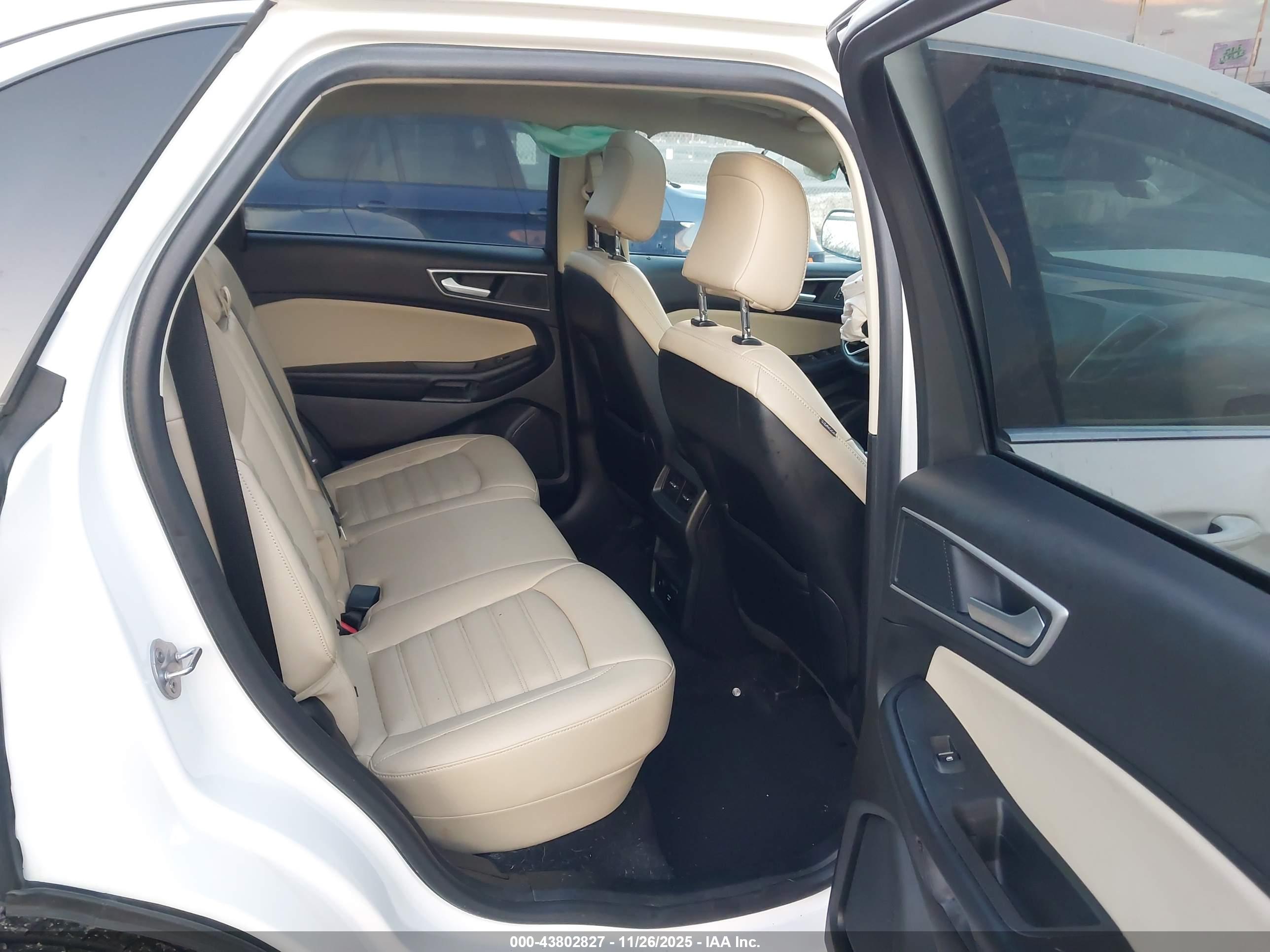 FORD EDGE image 8