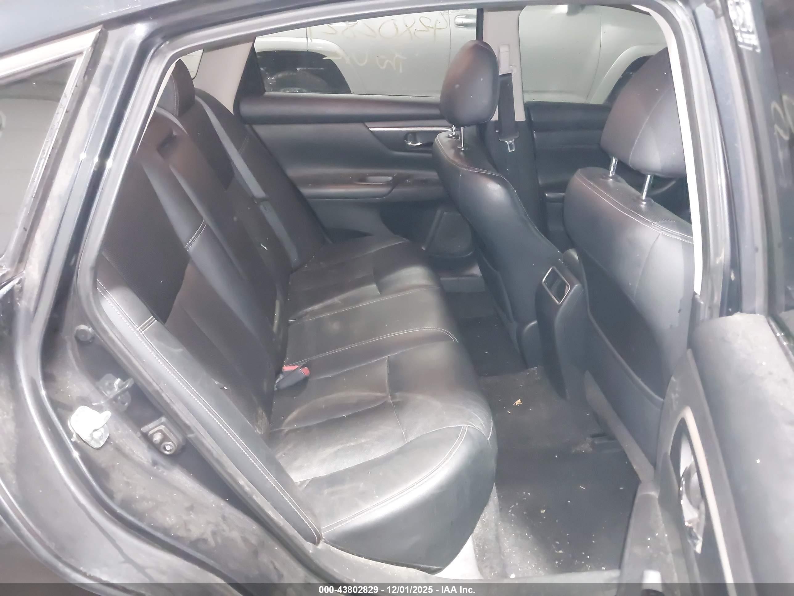 NISSAN ALTIMA image 8