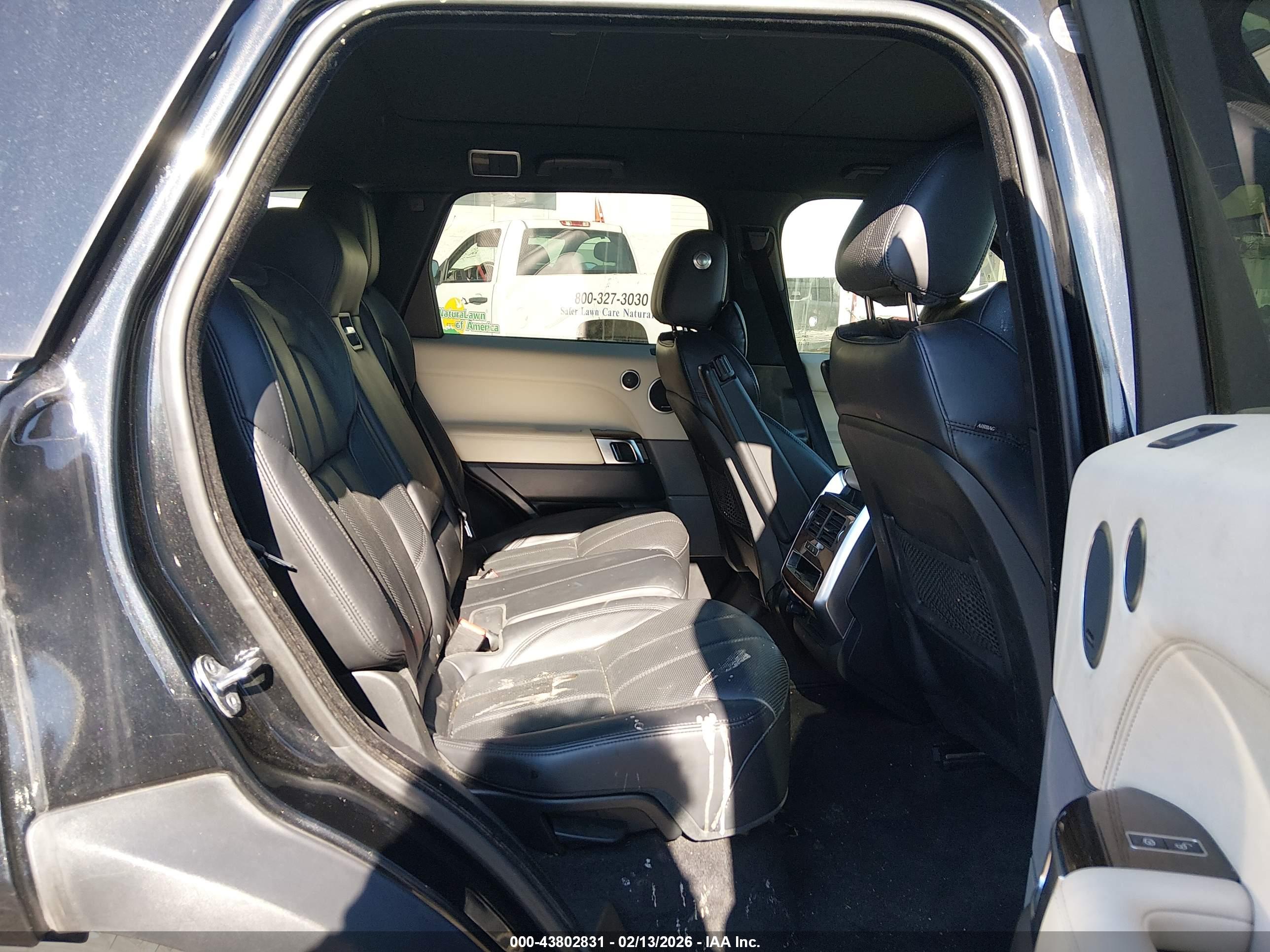 LAND ROVER image 8