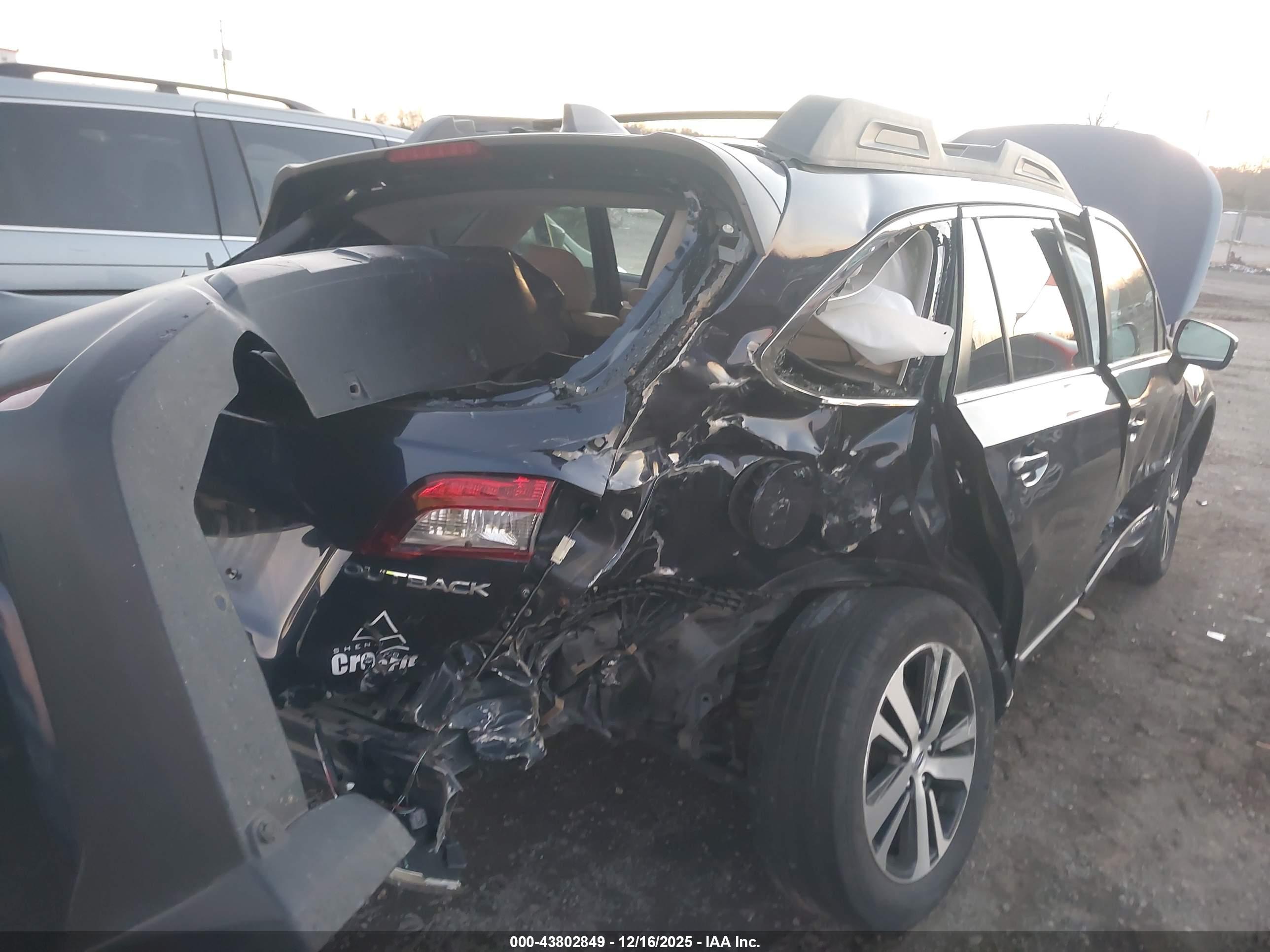 SUBARU OUTBACK image 6