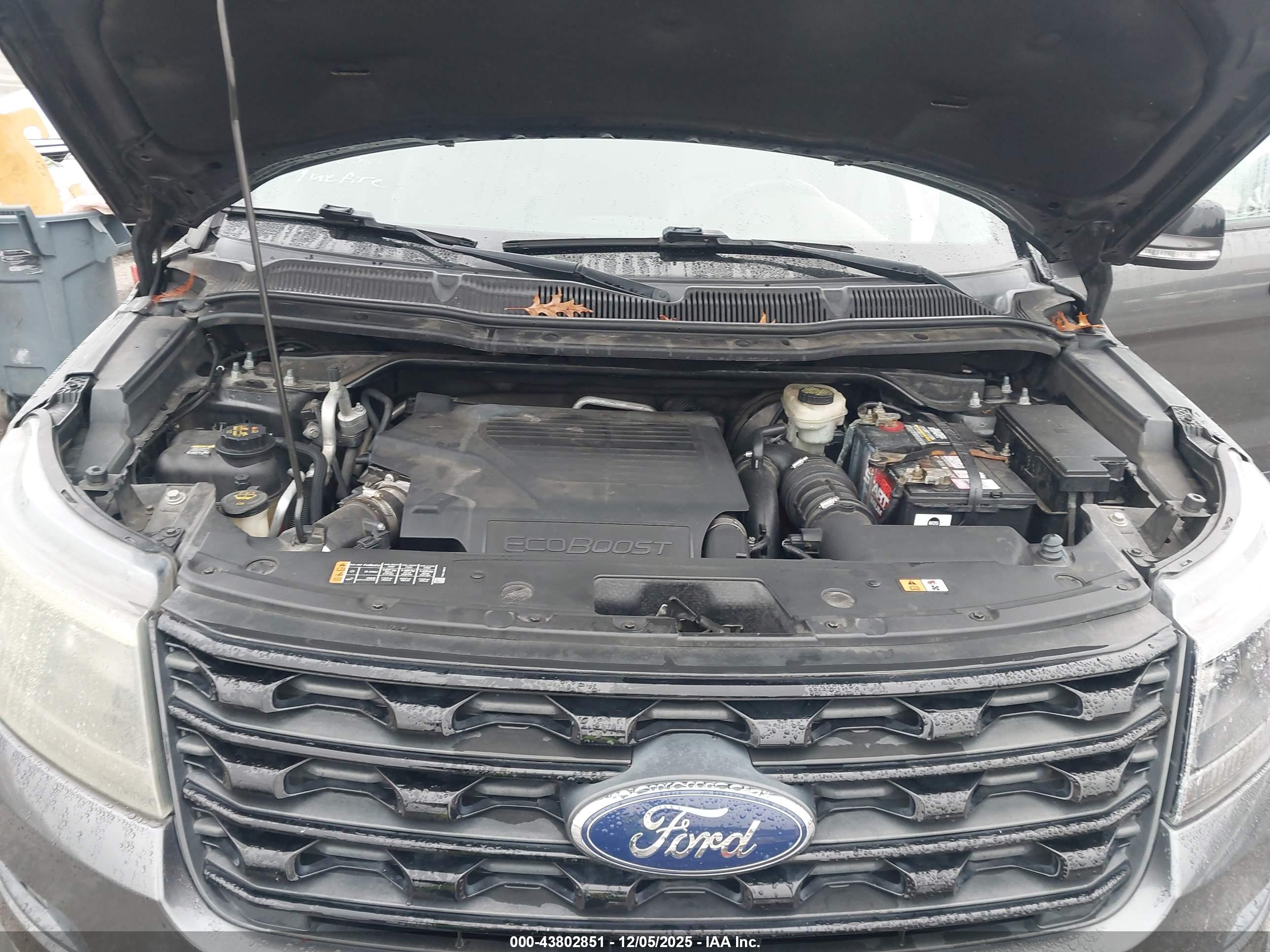 FORD EXPLORER image 10