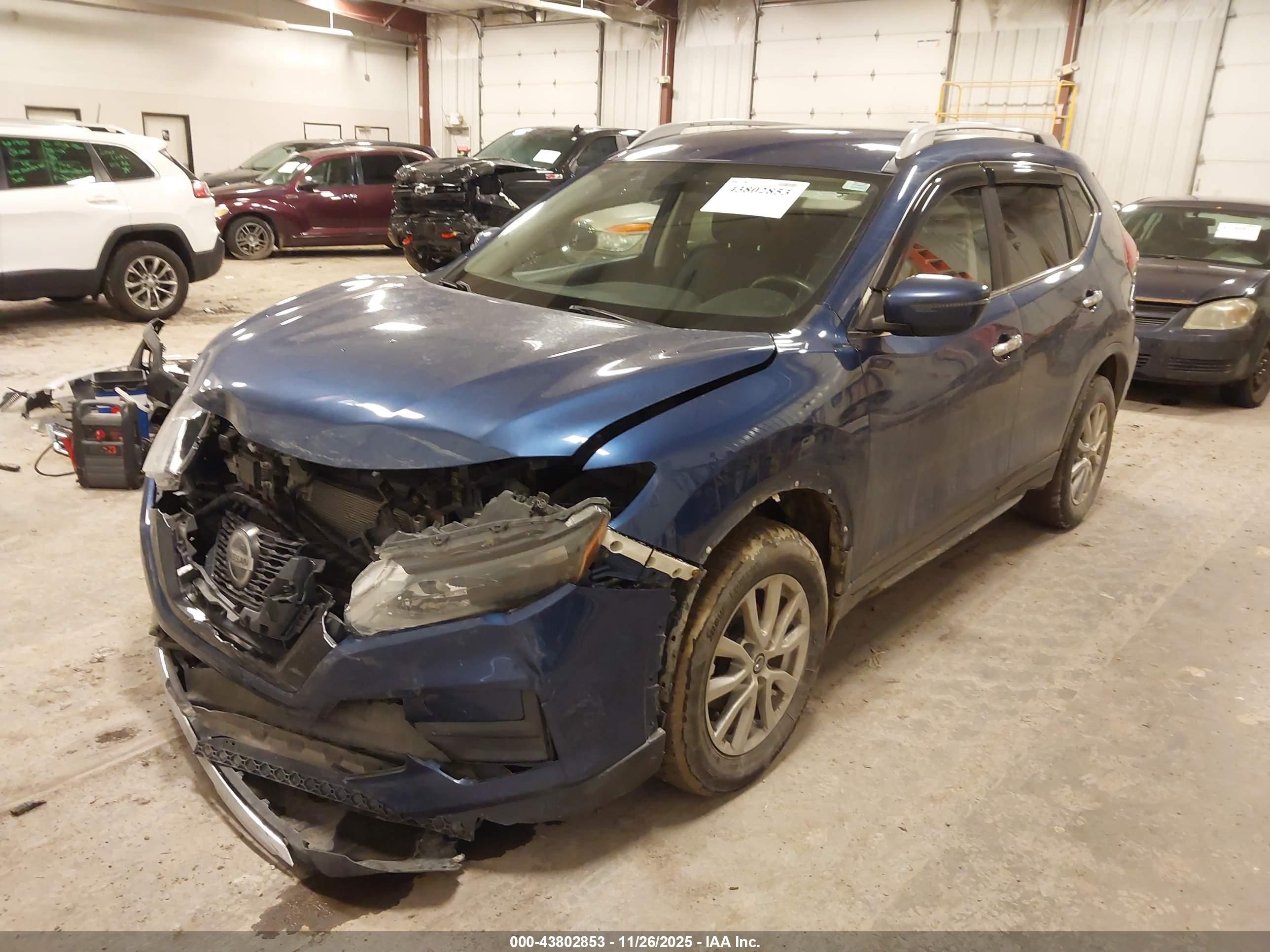 NISSAN ROGUE image 2