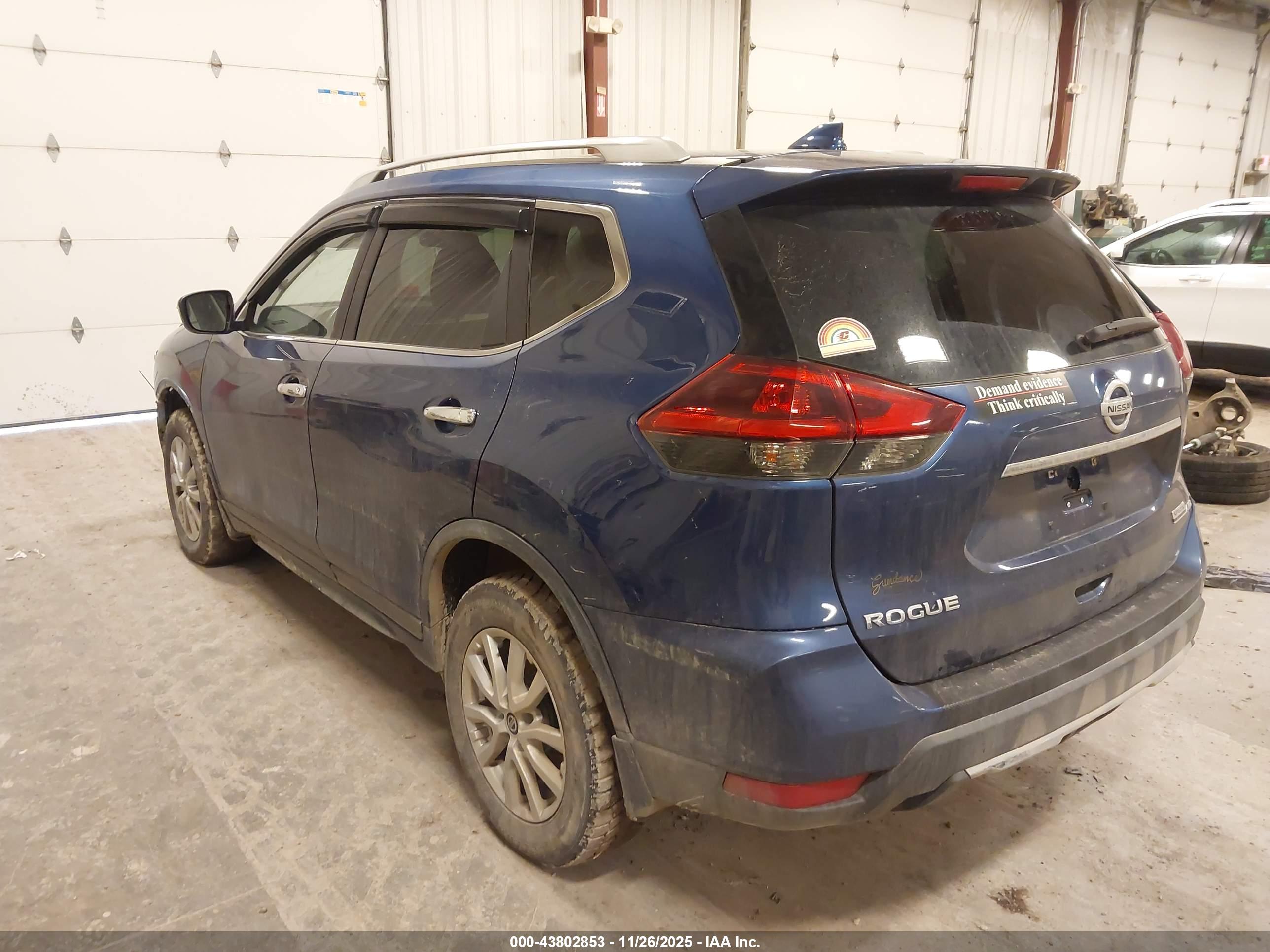 NISSAN ROGUE image 3