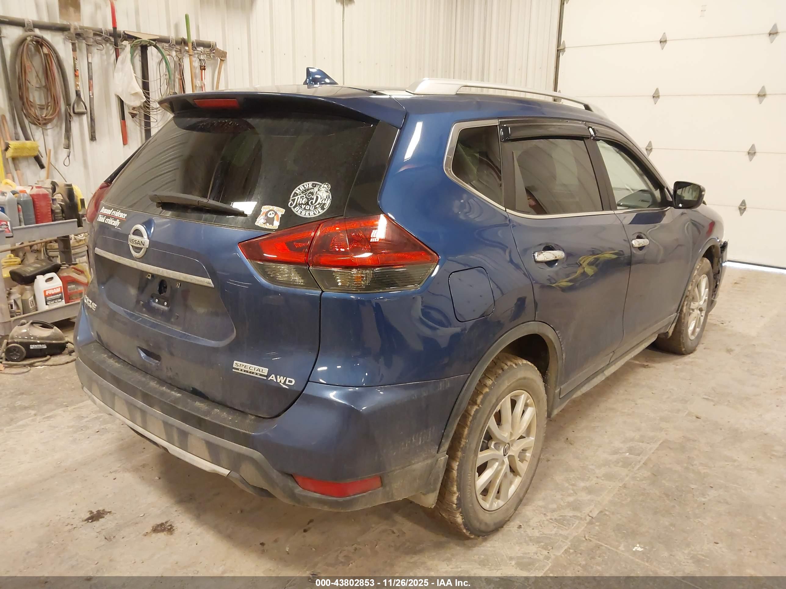 NISSAN ROGUE image 4