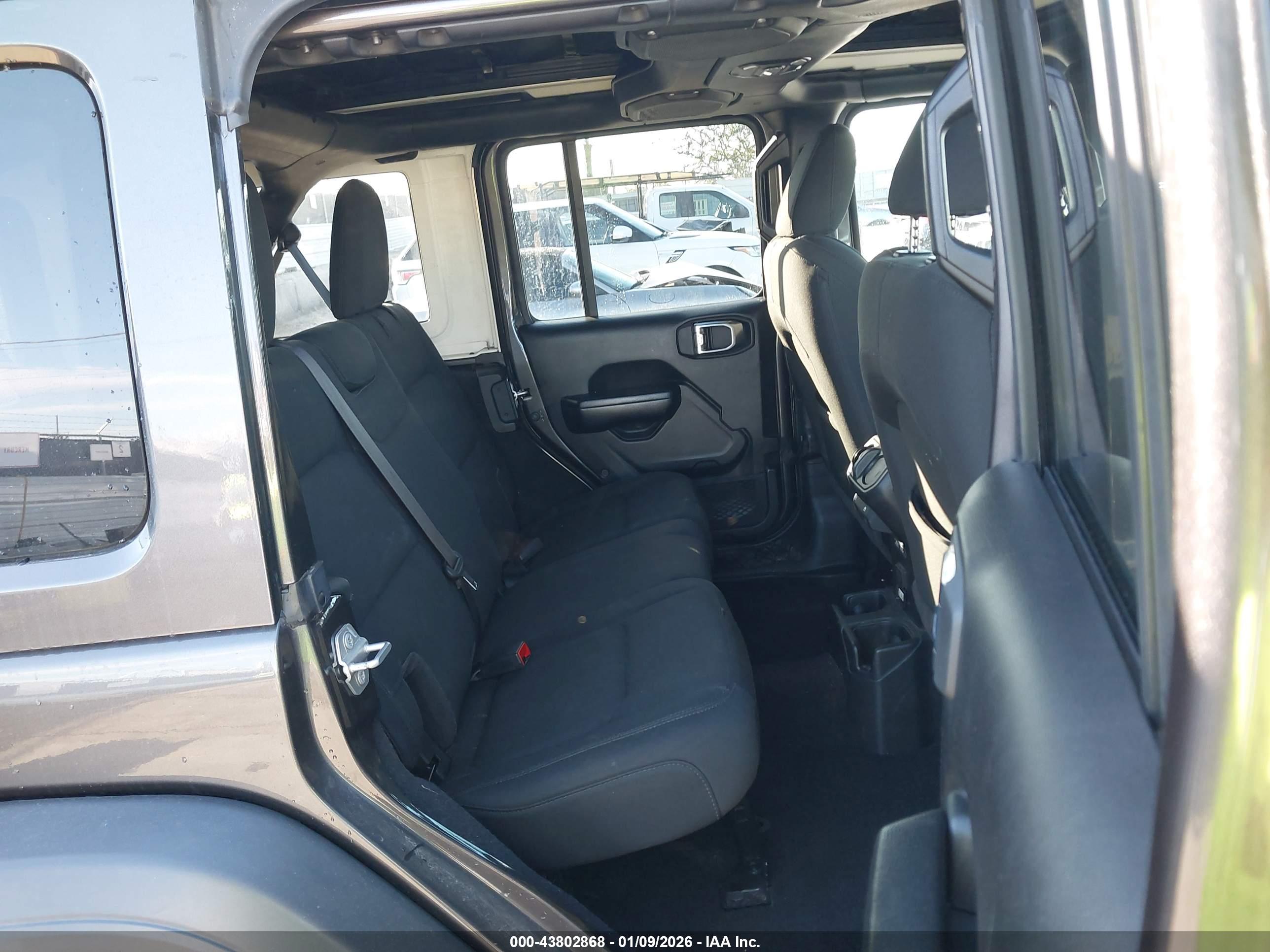 JEEP WRANGLER image 8
