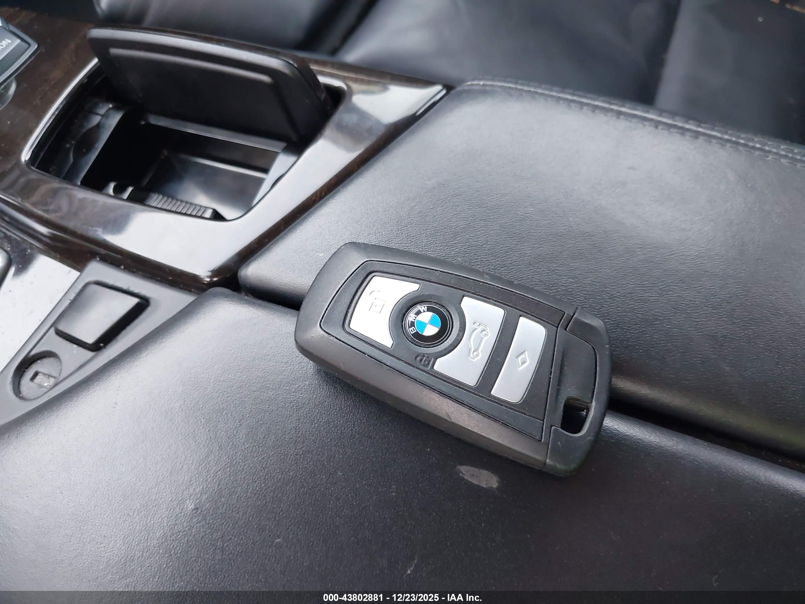 BMW 550I image 11