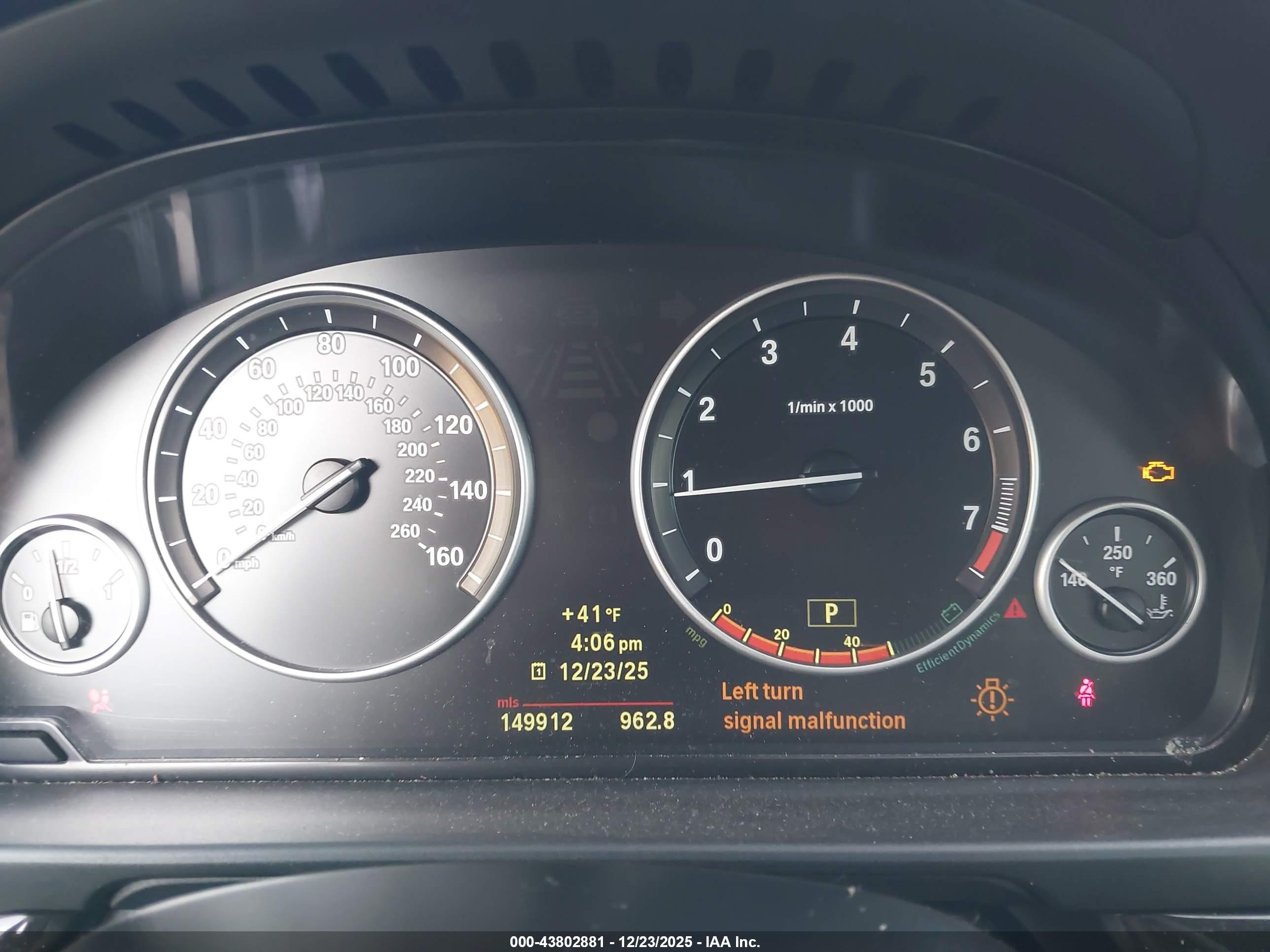 BMW 550I image 7