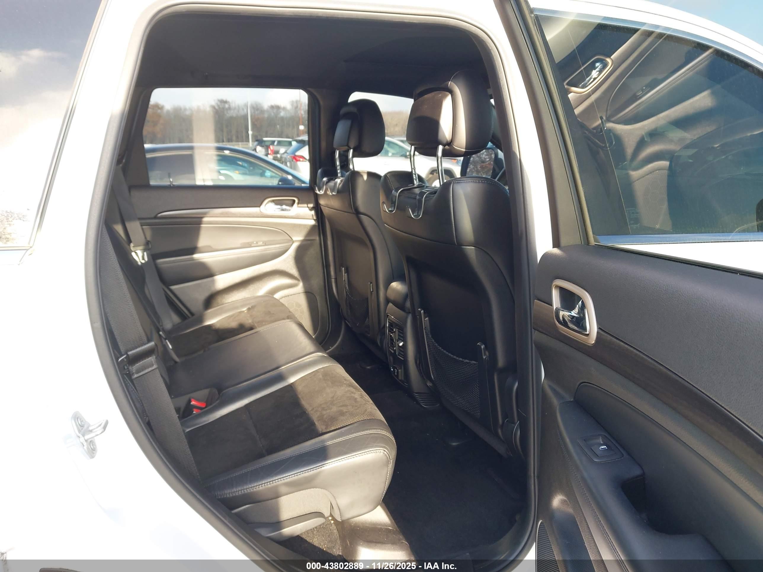 JEEP GRAND image 8
