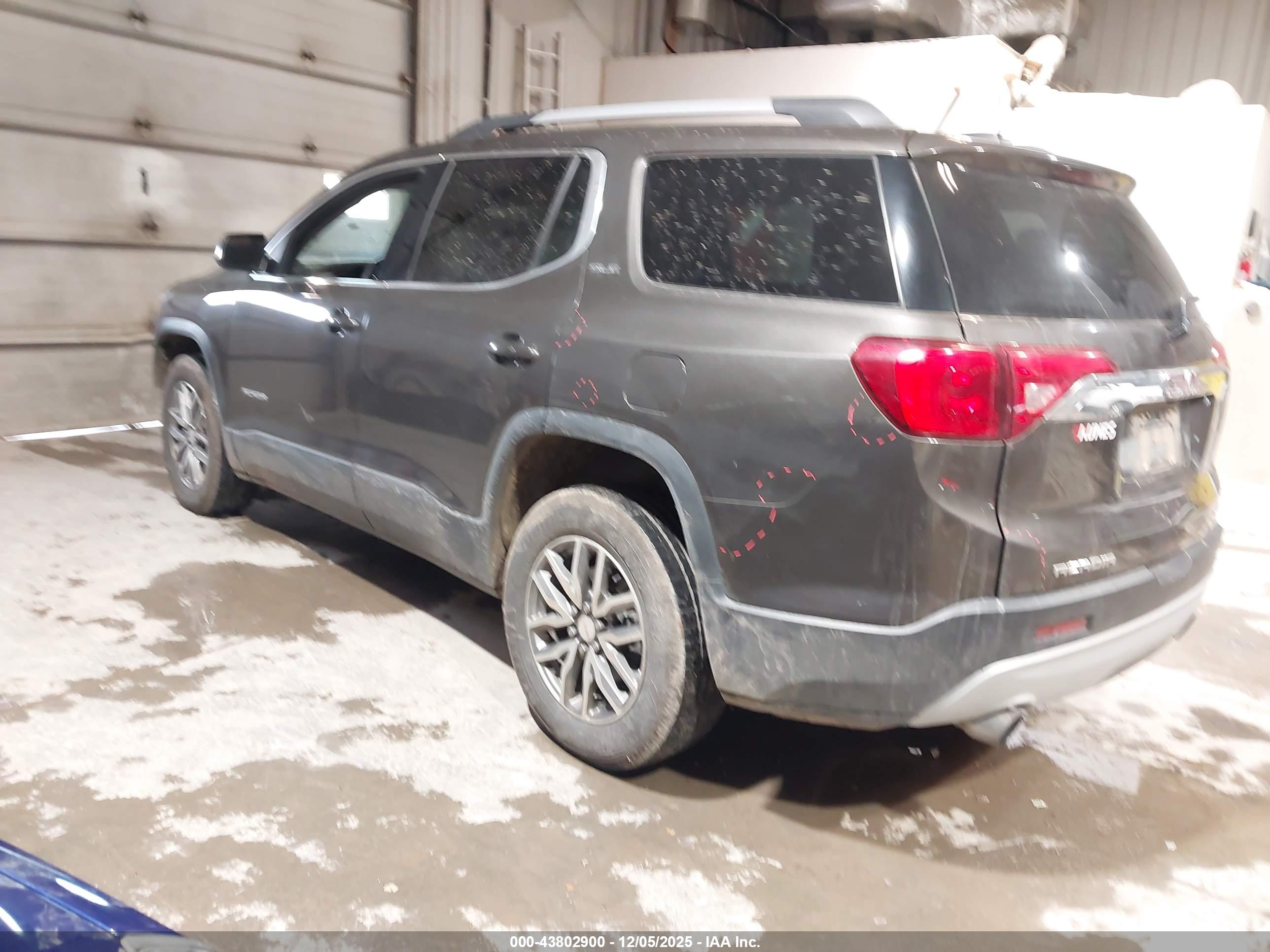 GMC ACADIA image 3
