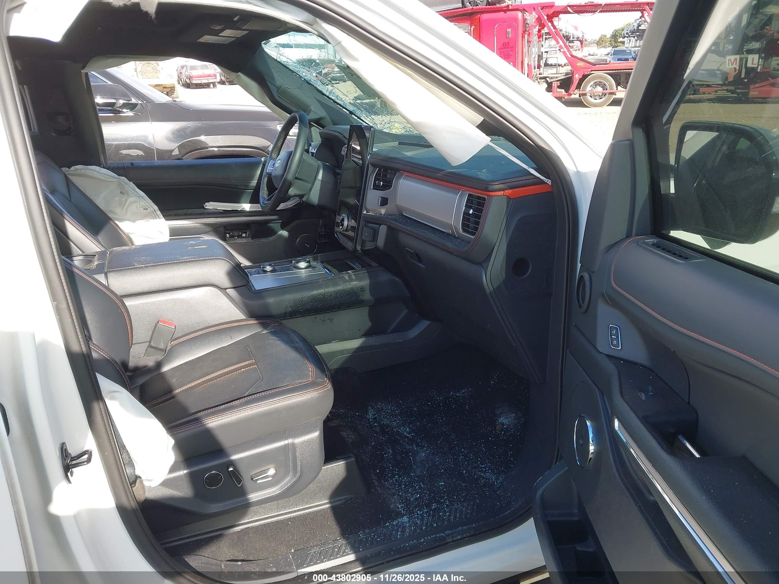 FORD EXPEDITION image 5
