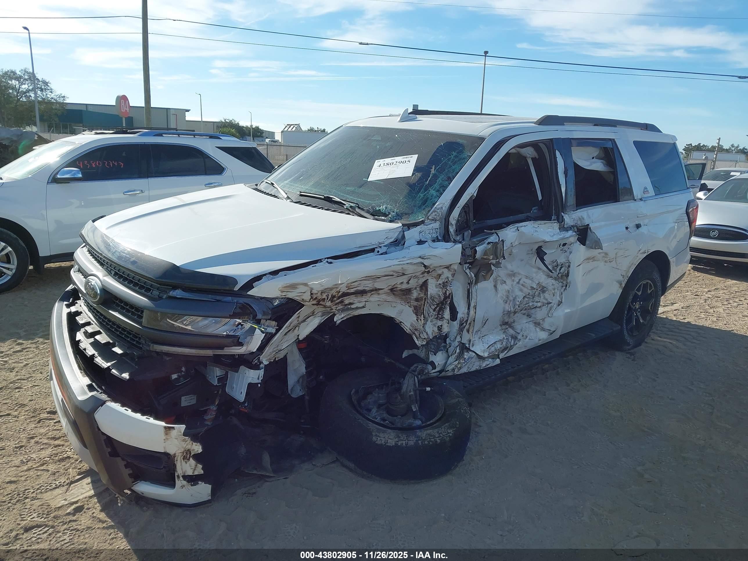 FORD EXPEDITION image 6