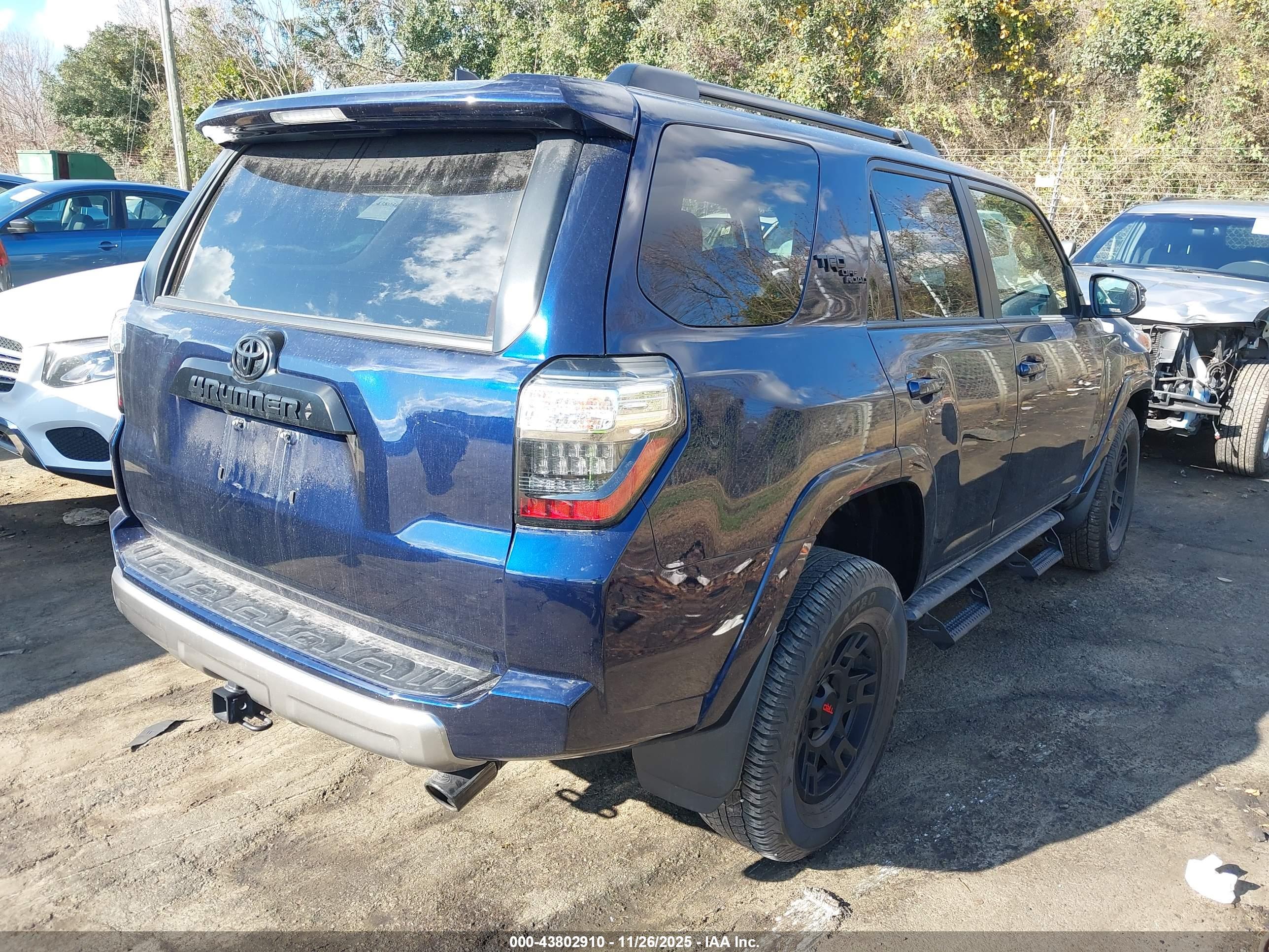 TOYOTA 4RUNNER image 4