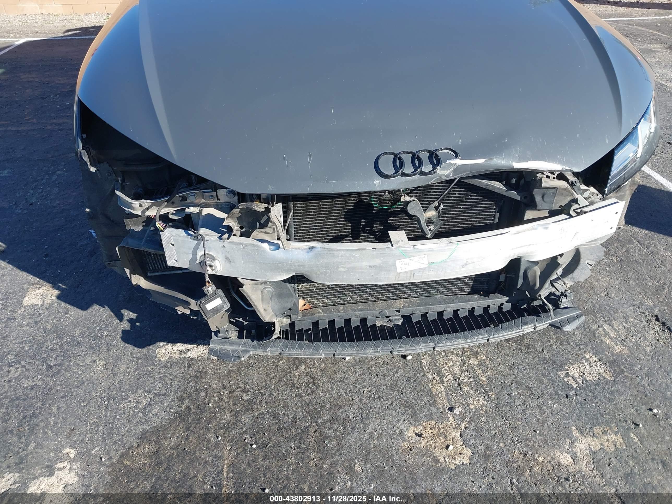 AUDI TT image 6
