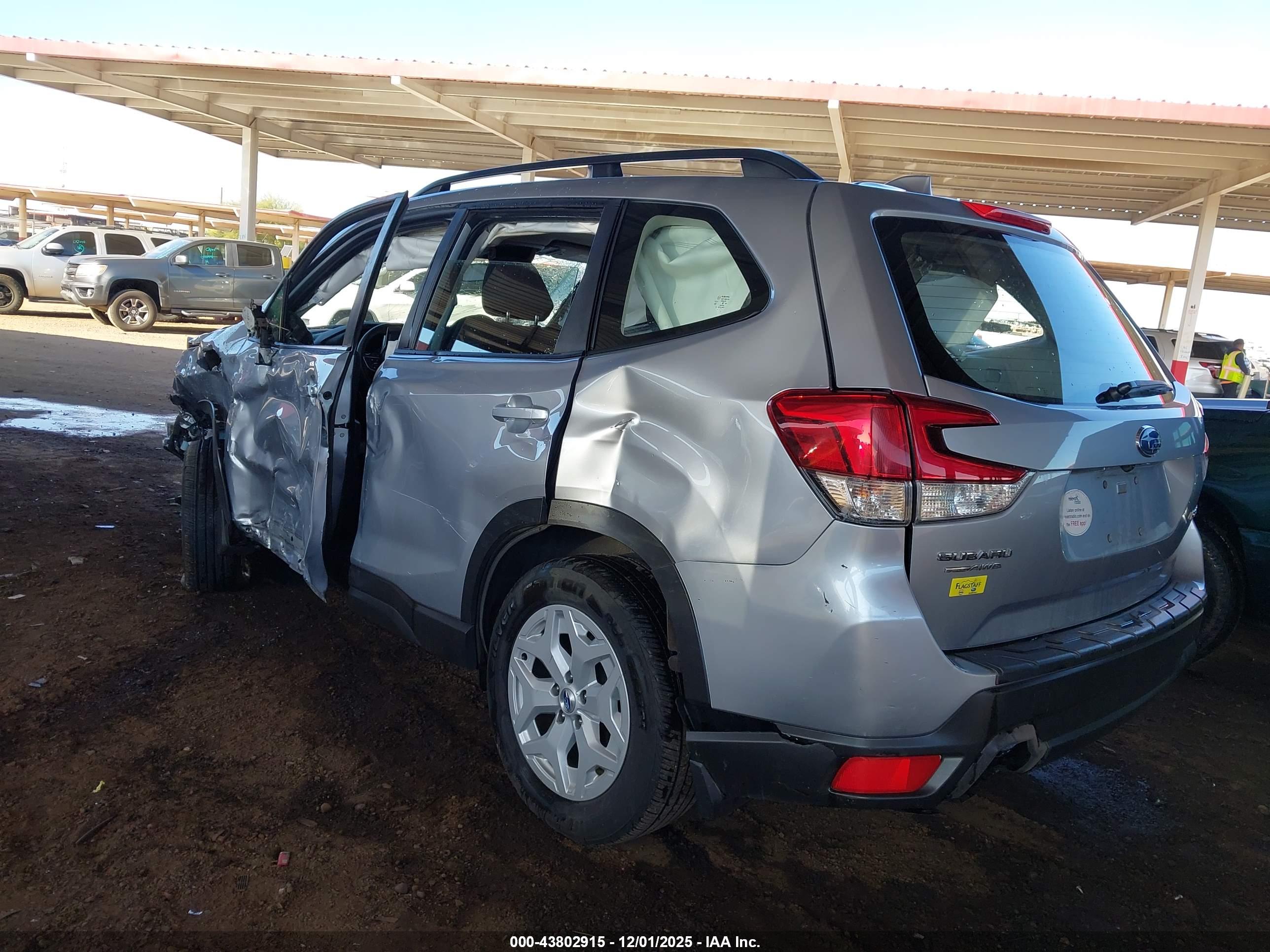 SUBARU FORESTER image 3