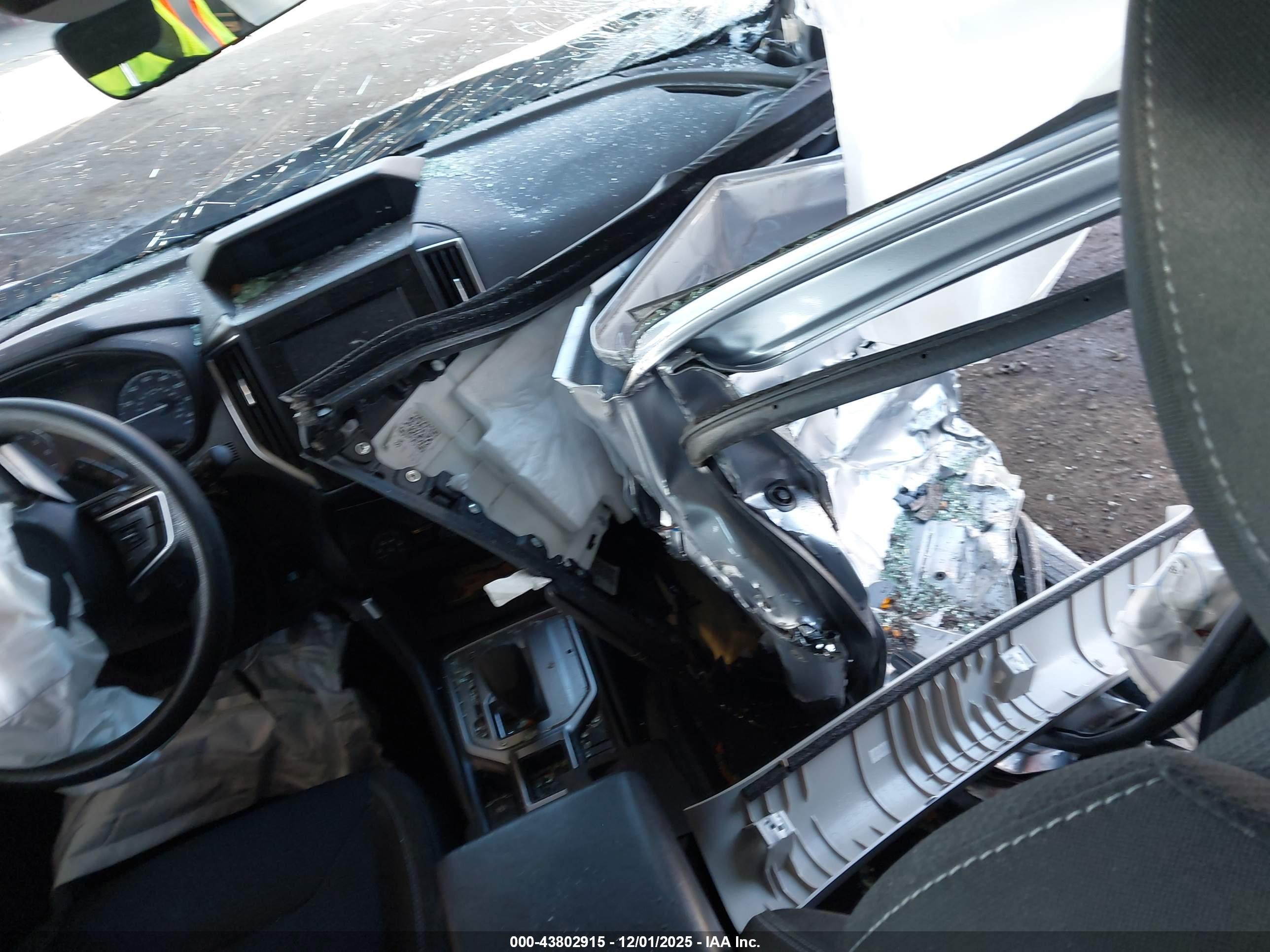 SUBARU FORESTER image 5