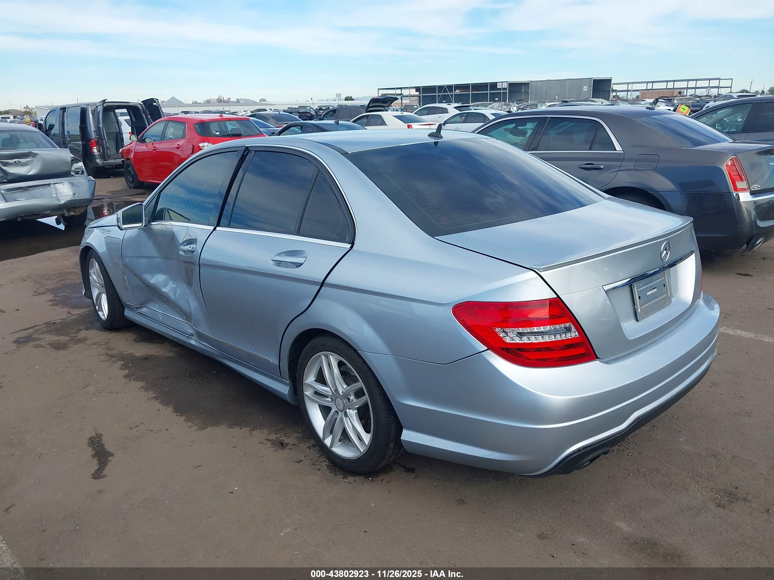 MERCEDES-BENZ C image 3