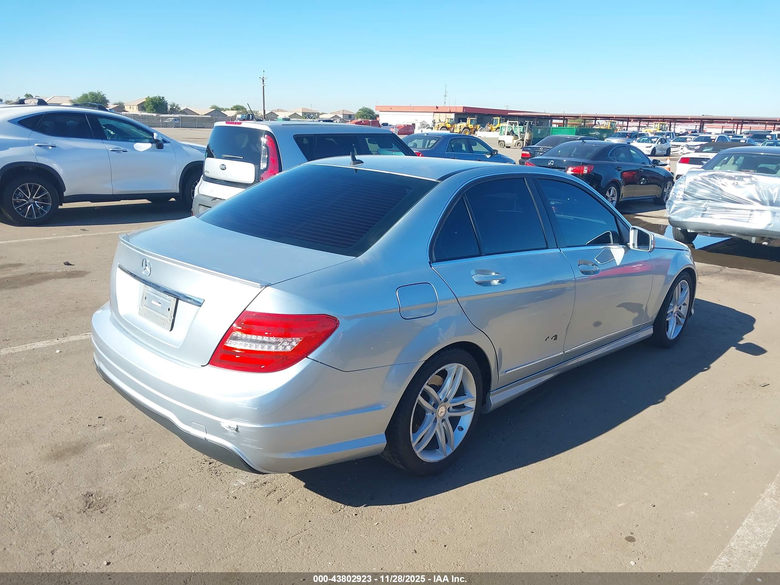 MERCEDES-BENZ C image 4