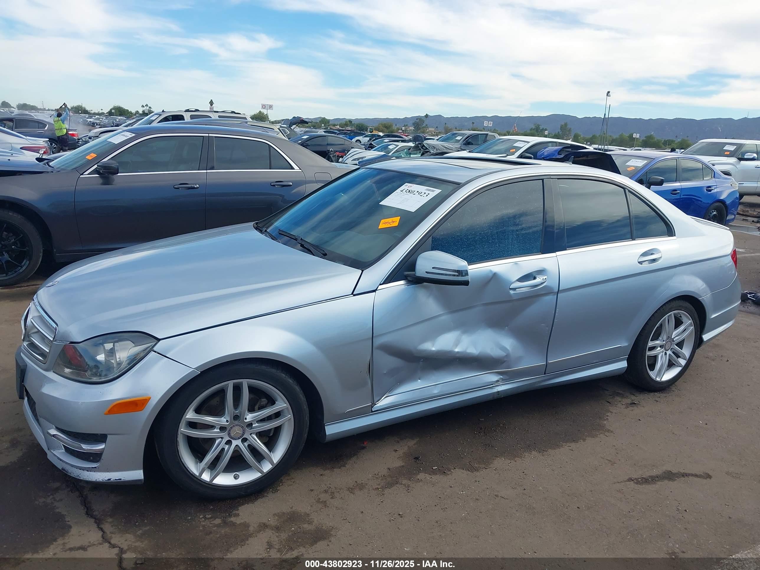 MERCEDES-BENZ C image 6