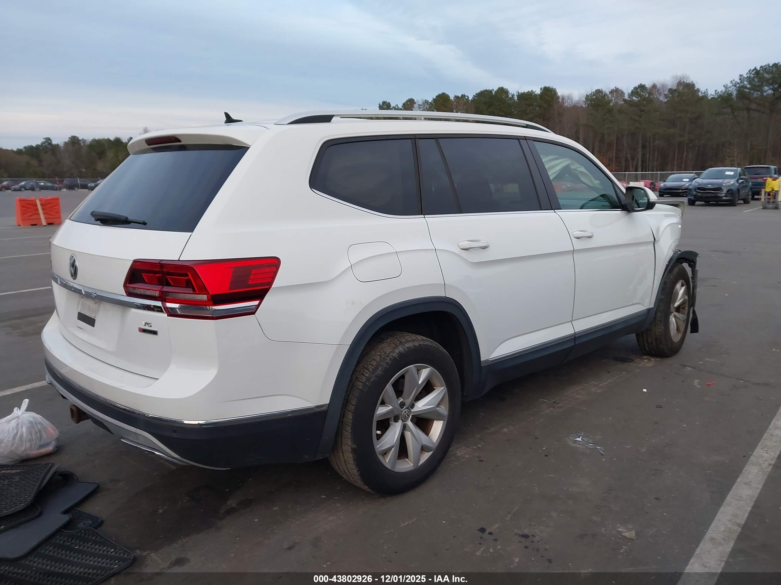 VOLKSWAGEN ATLAS image 4