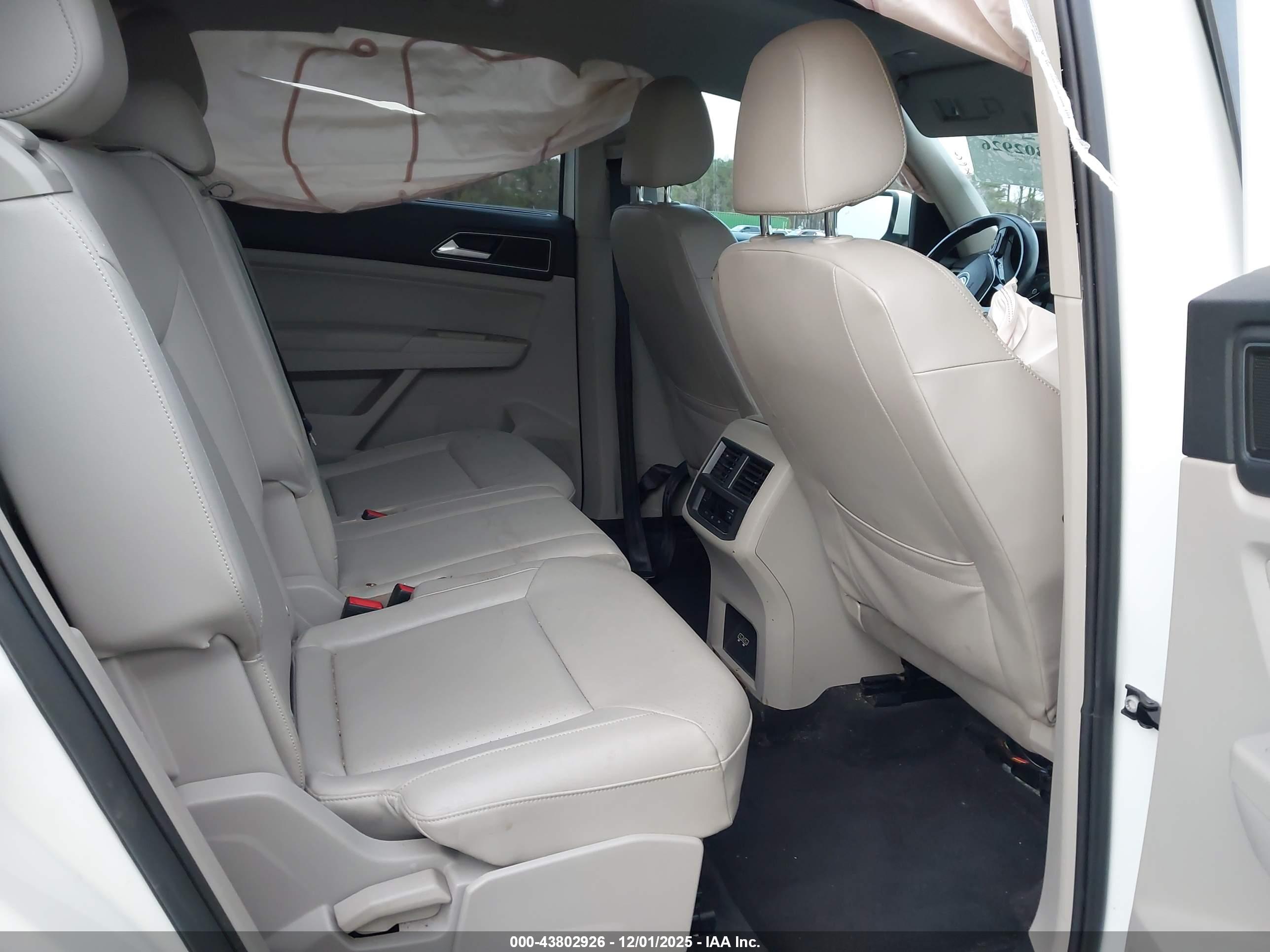 VOLKSWAGEN ATLAS image 8