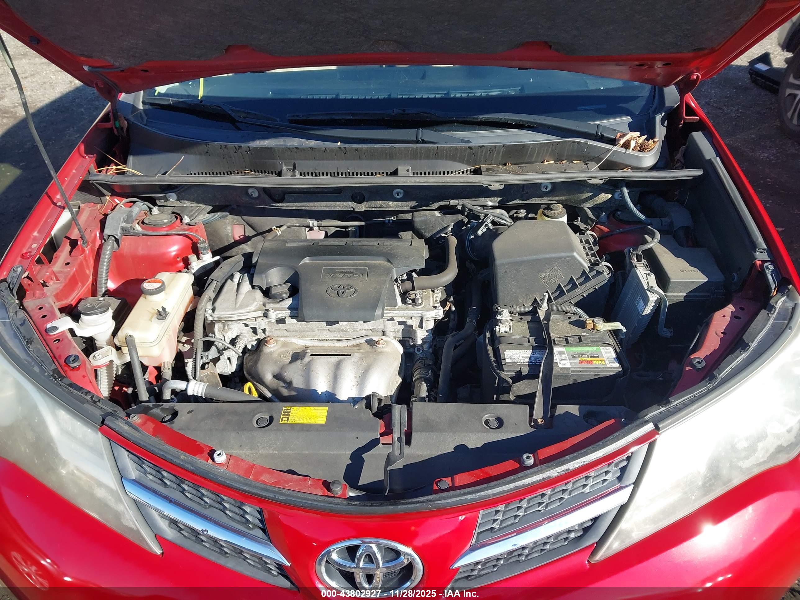 TOYOTA RAV4 image 10
