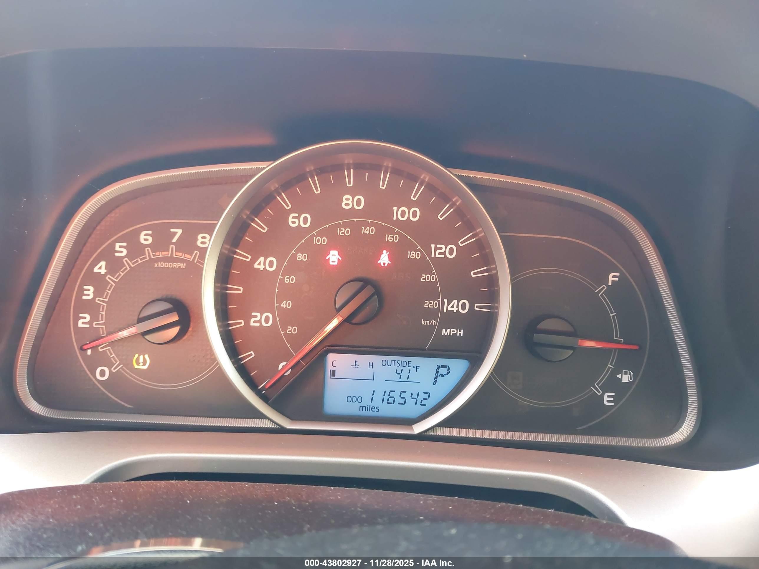 TOYOTA RAV4 image 7