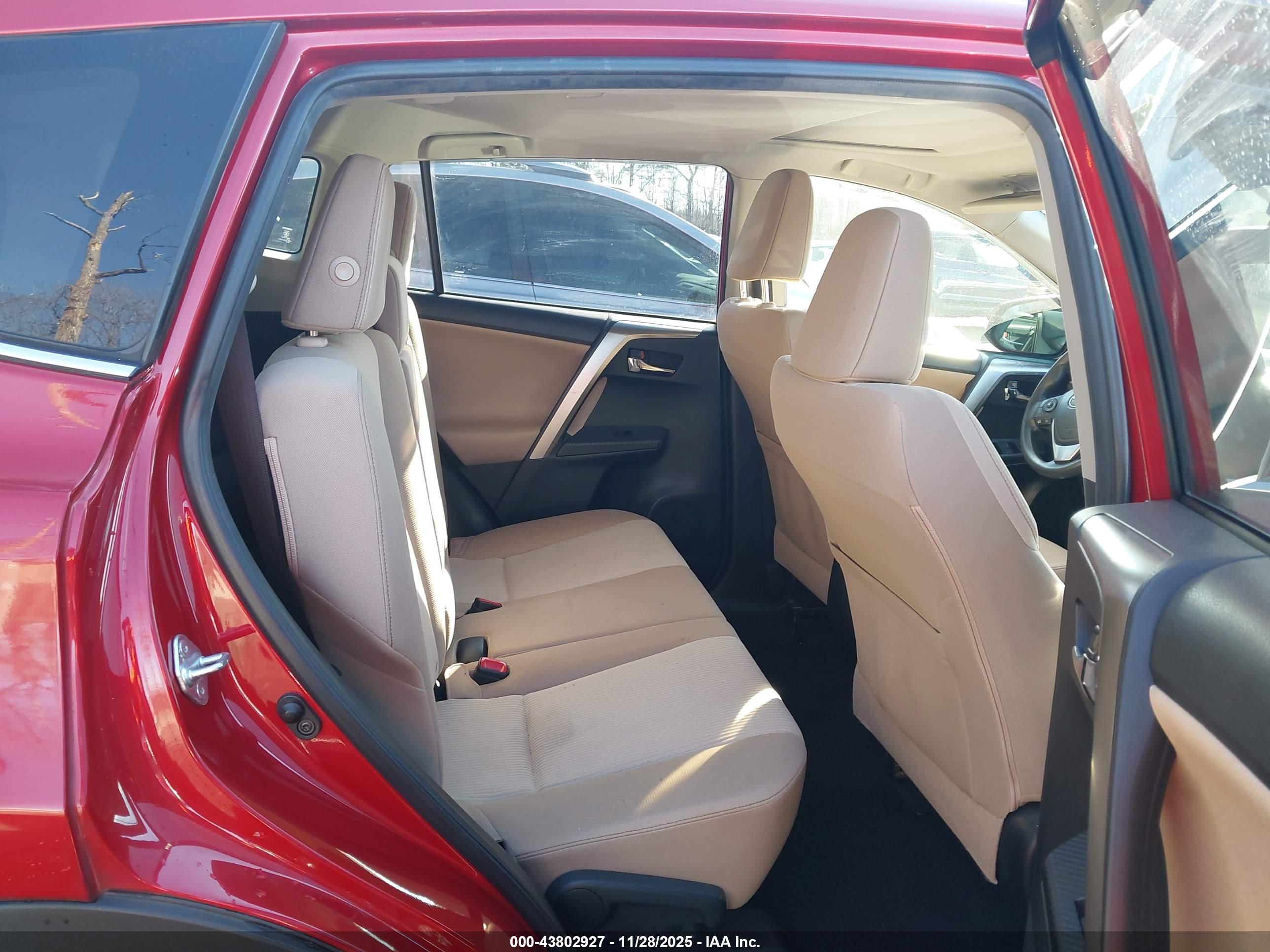 TOYOTA RAV4 image 8