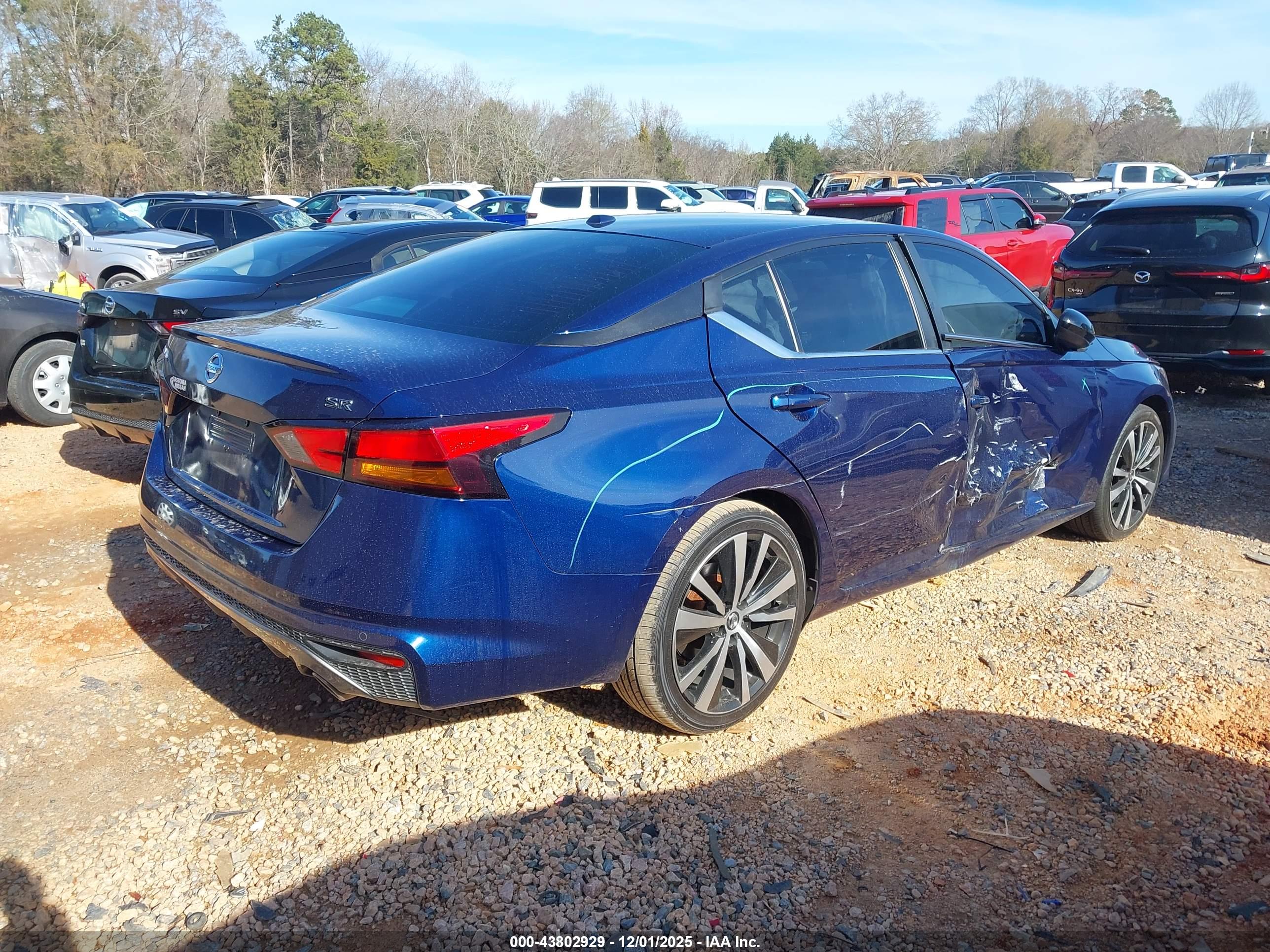 NISSAN ALTIMA image 4