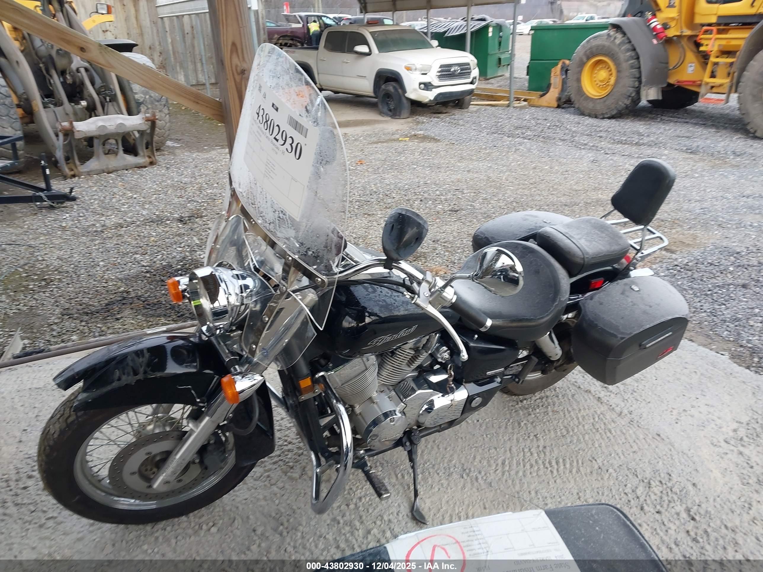 HONDA VT750 image 2