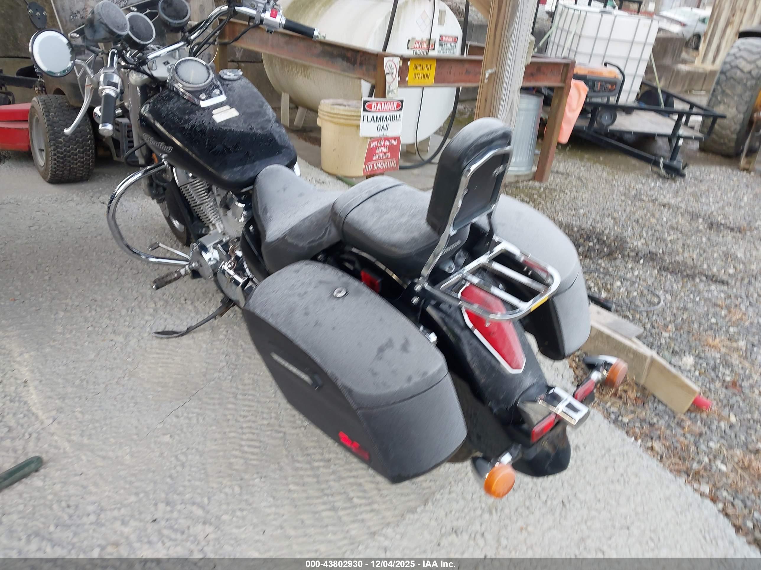 HONDA VT750 image 3