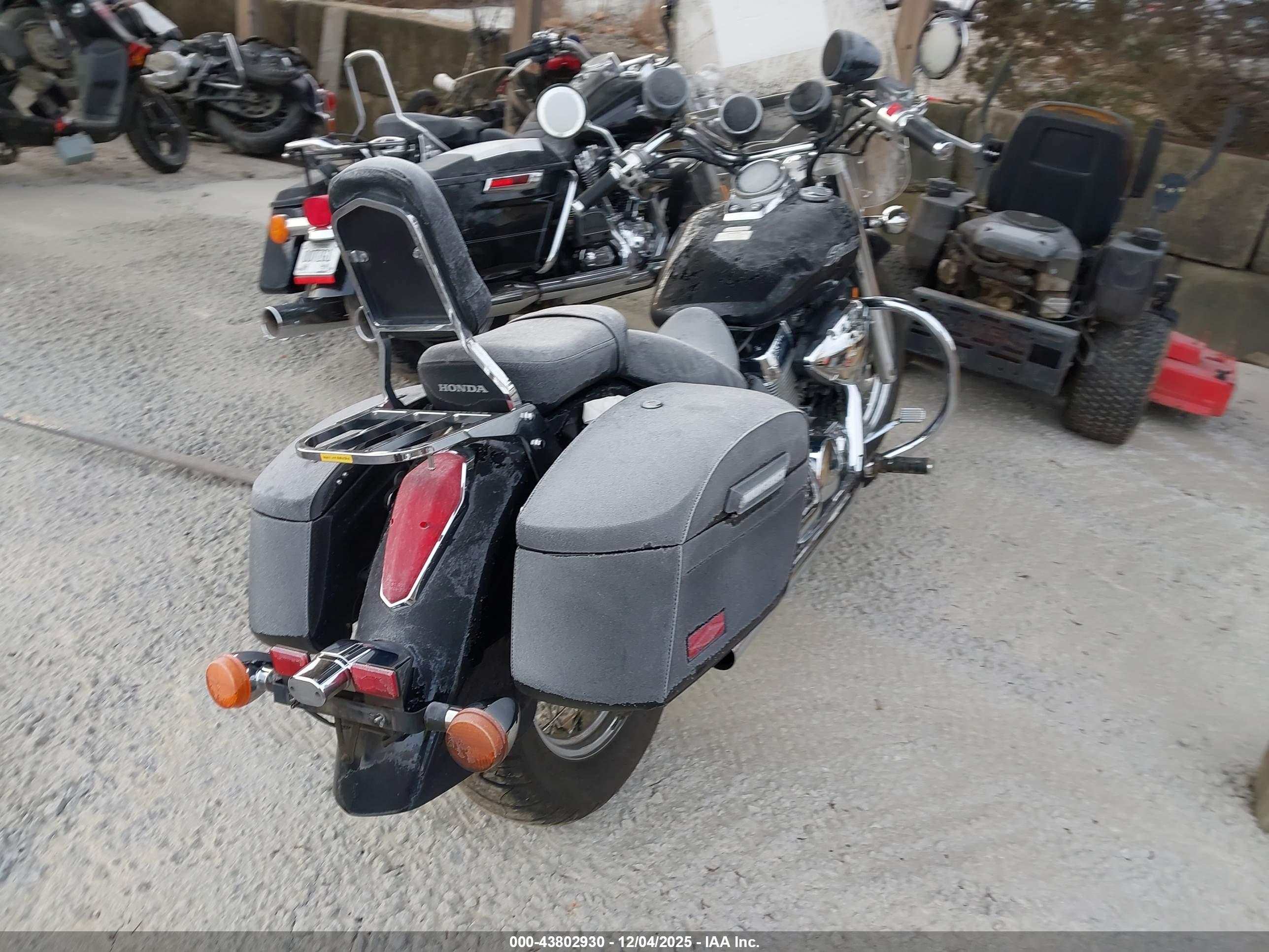 HONDA VT750 image 4