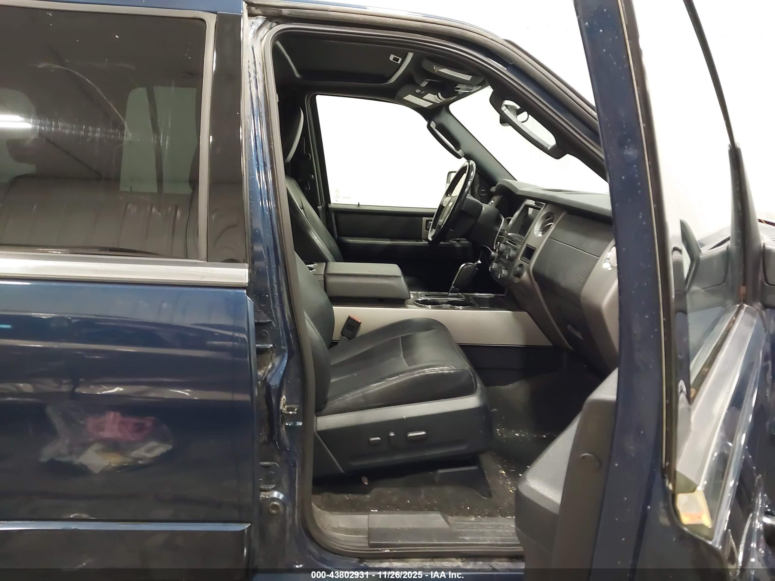 FORD EXPEDITION image 5