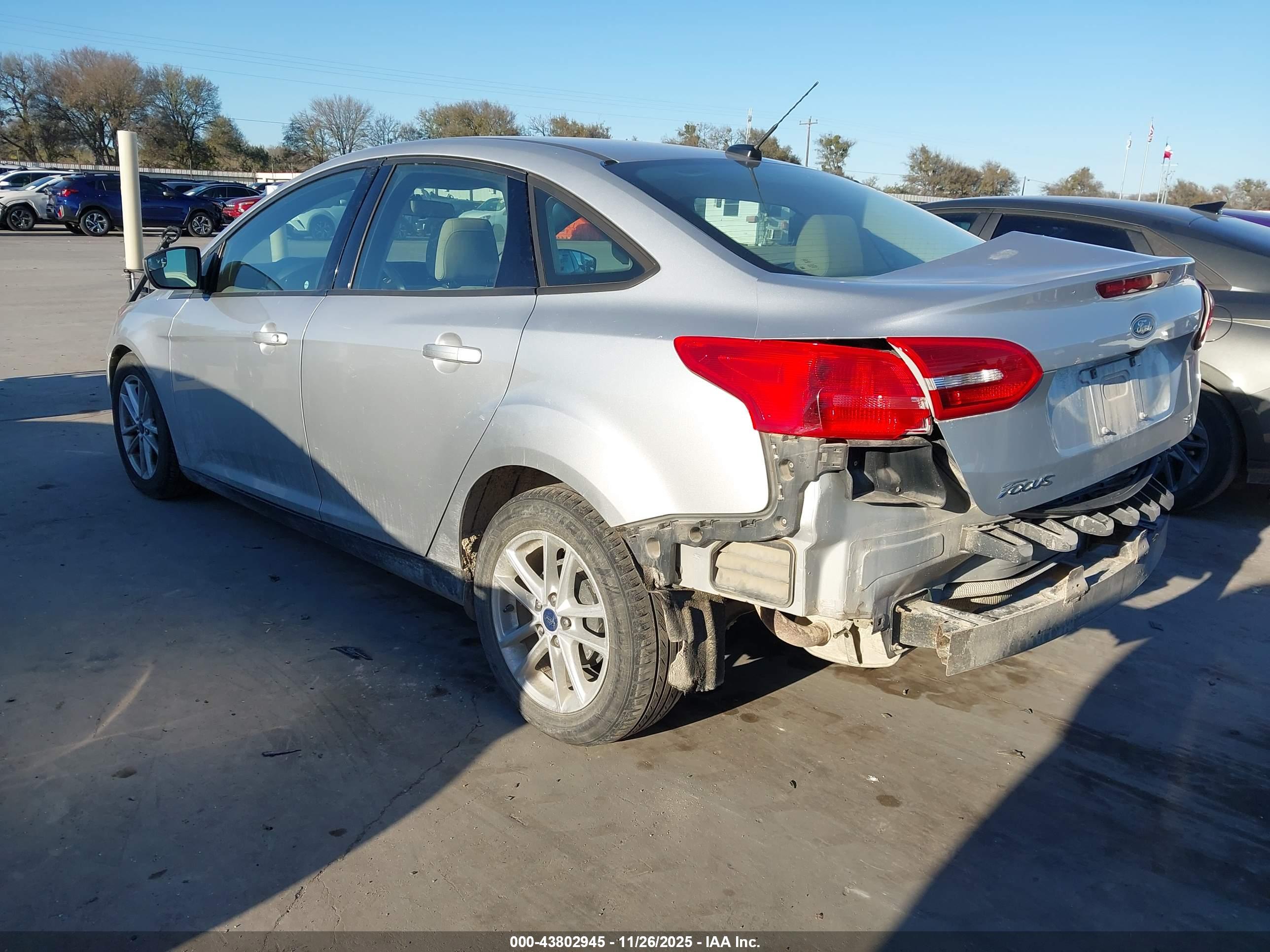 FORD FOCUS image 3